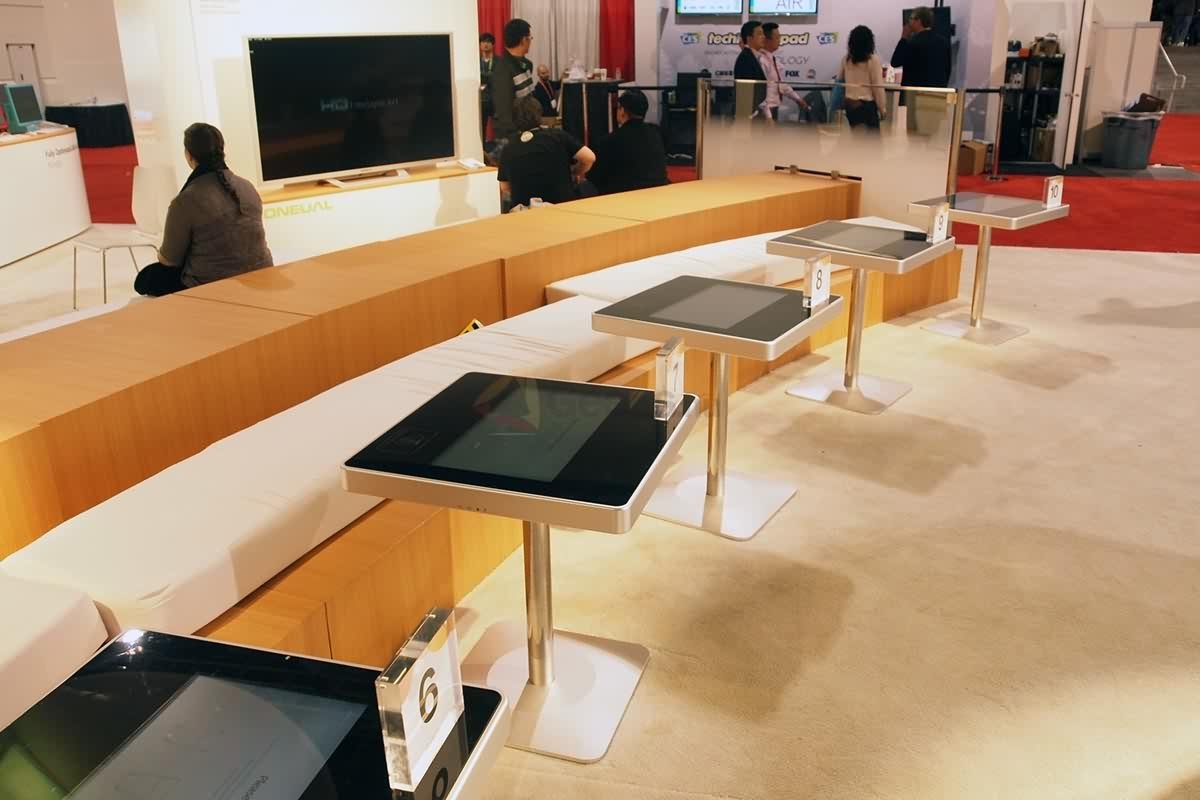 22 inch cafe touch table in restaurant