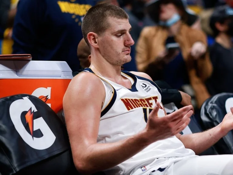 What’s going on with Nikola Jokić’s elbow before the Rockets game? Is this a serious concern? - 90rocks.com