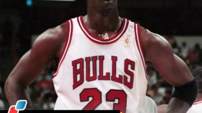 BREAKING NEWS: NBA Fans React to Bulls' 3-Word Message to Michael Jordan