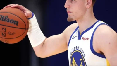 BREAKING: Brandin Podziemski leaves Warriors game vs. Nets with back soreness