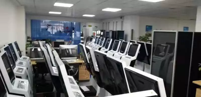 202010221758142930057 Stand LCD Advertising Display Indoor IC Card-Reader Kiosk with Camera and Microphone