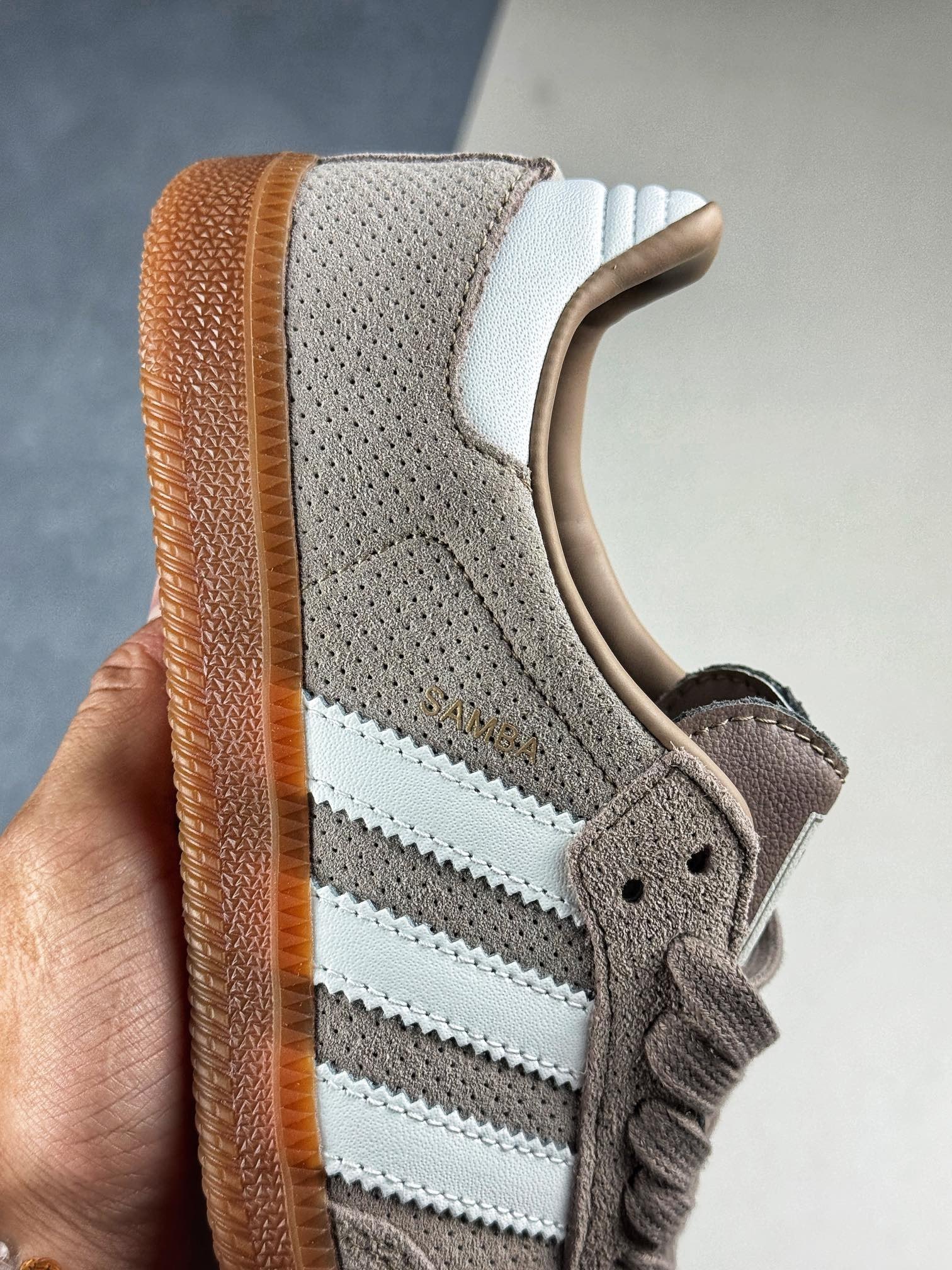 1075-365￥| 49.99$adidas gallery