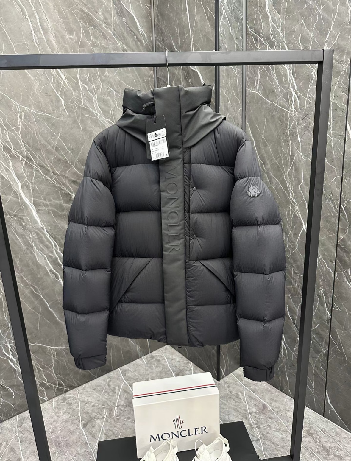 120.79$   MONCLER   4628-M gallery