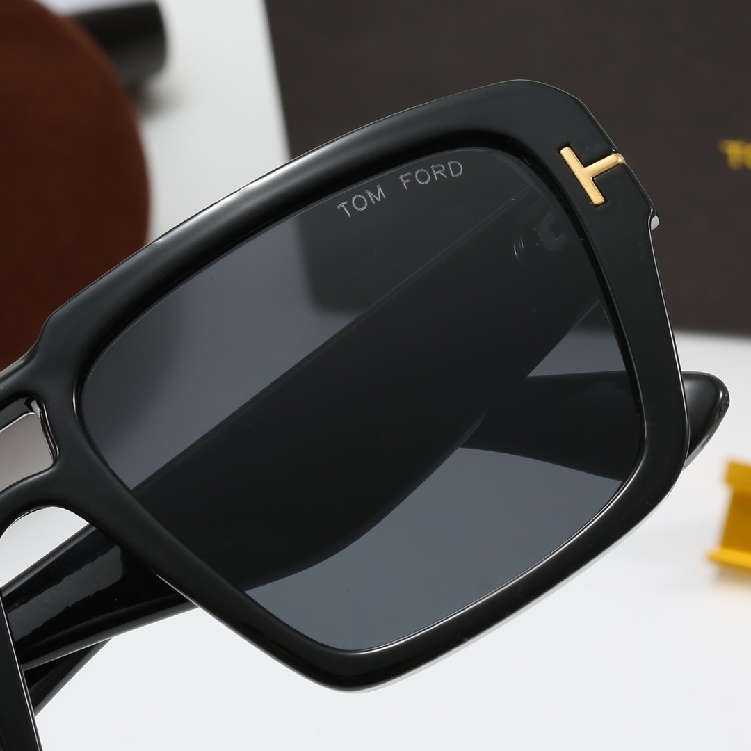 1349-167￥| 23$TOM FORD gallery