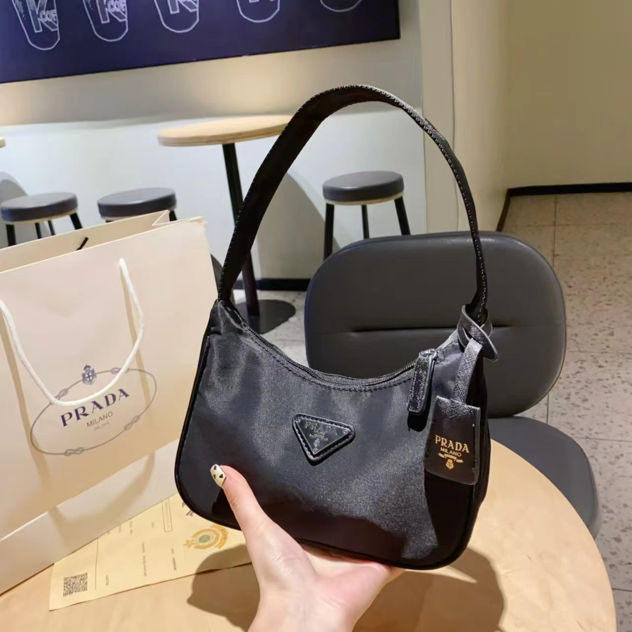 1371-198￥| 27$Prada gallery