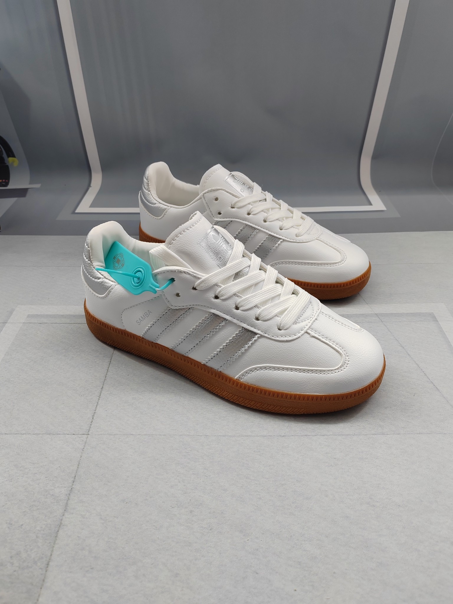 1372-220￥| 27.99$Adidas gallery