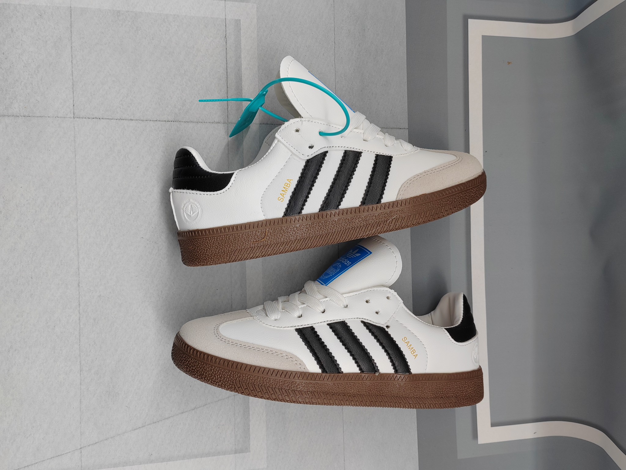 1372-220￥| 27.99$Adidas gallery