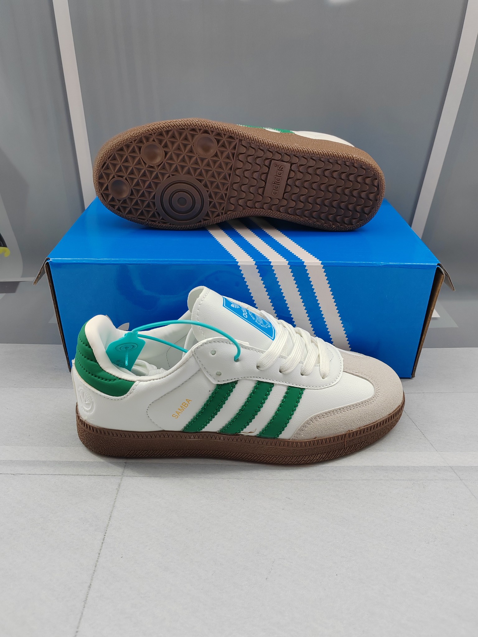 1372-220￥| 27.99$Adidas gallery