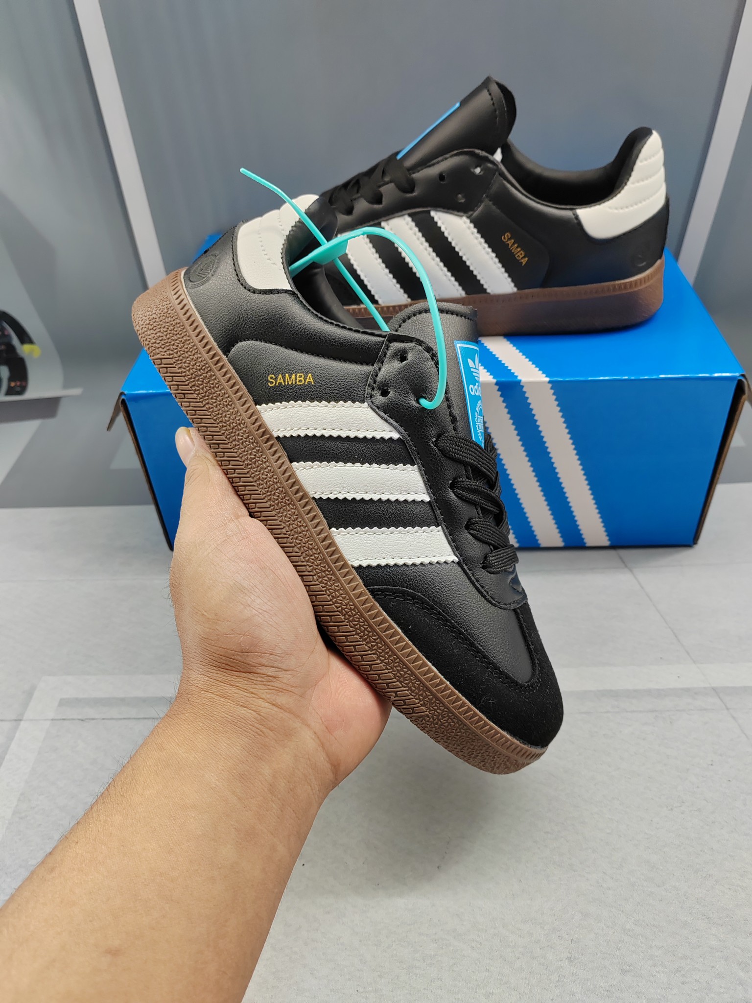 1372-220￥| 27.99$Adidas gallery