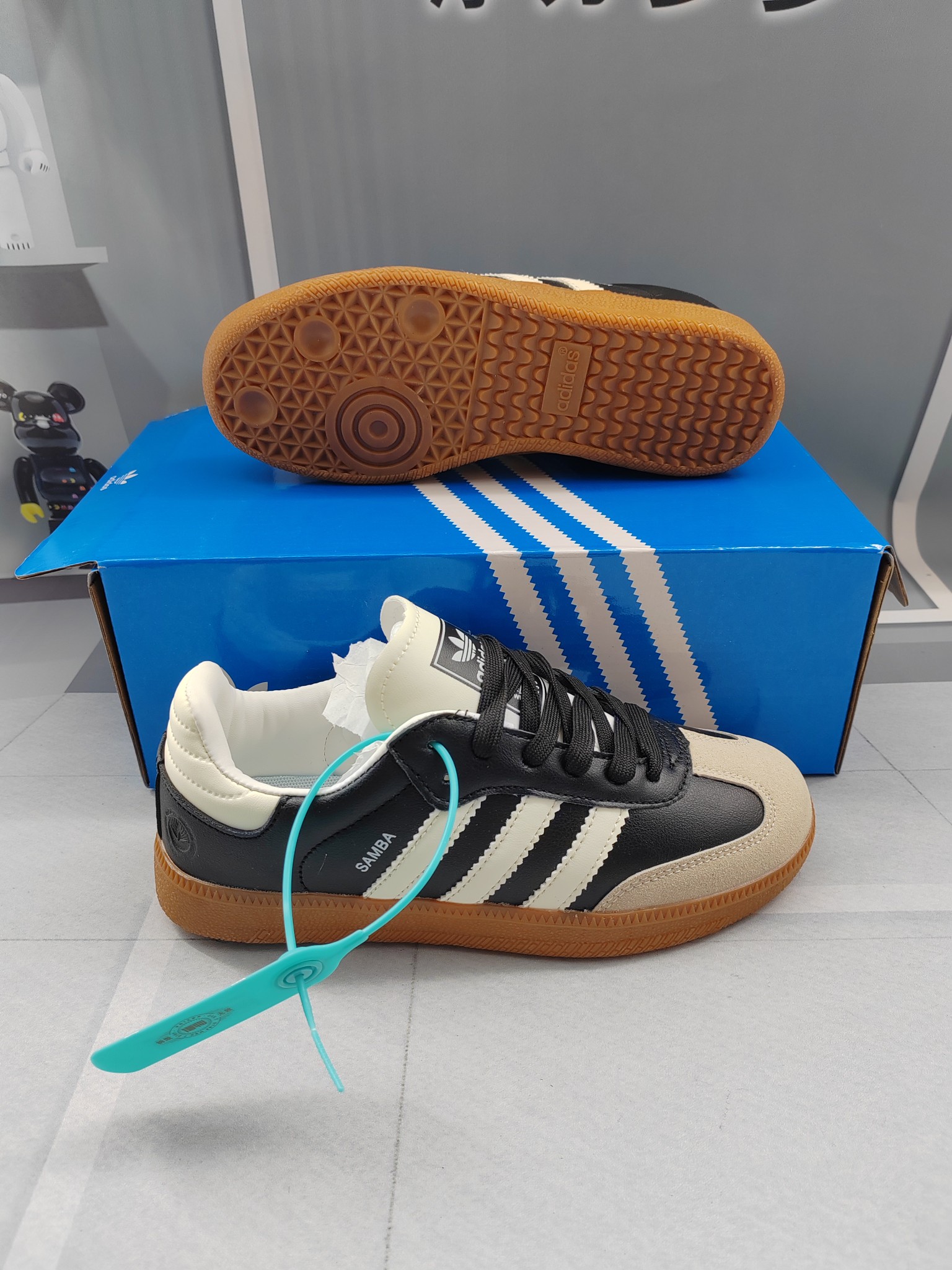 1372-220￥| 27.99$Adidas gallery