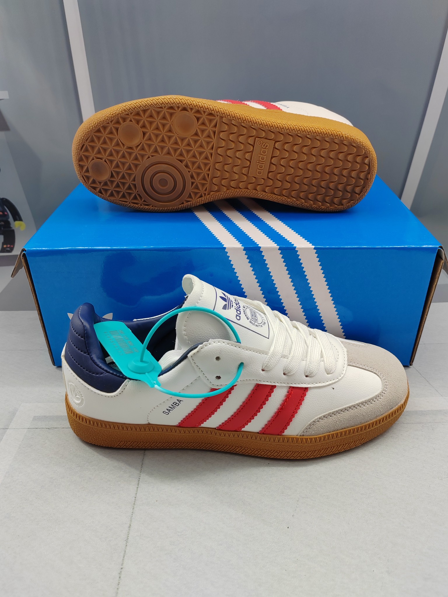 1372-220￥| 27.99$Adidas gallery