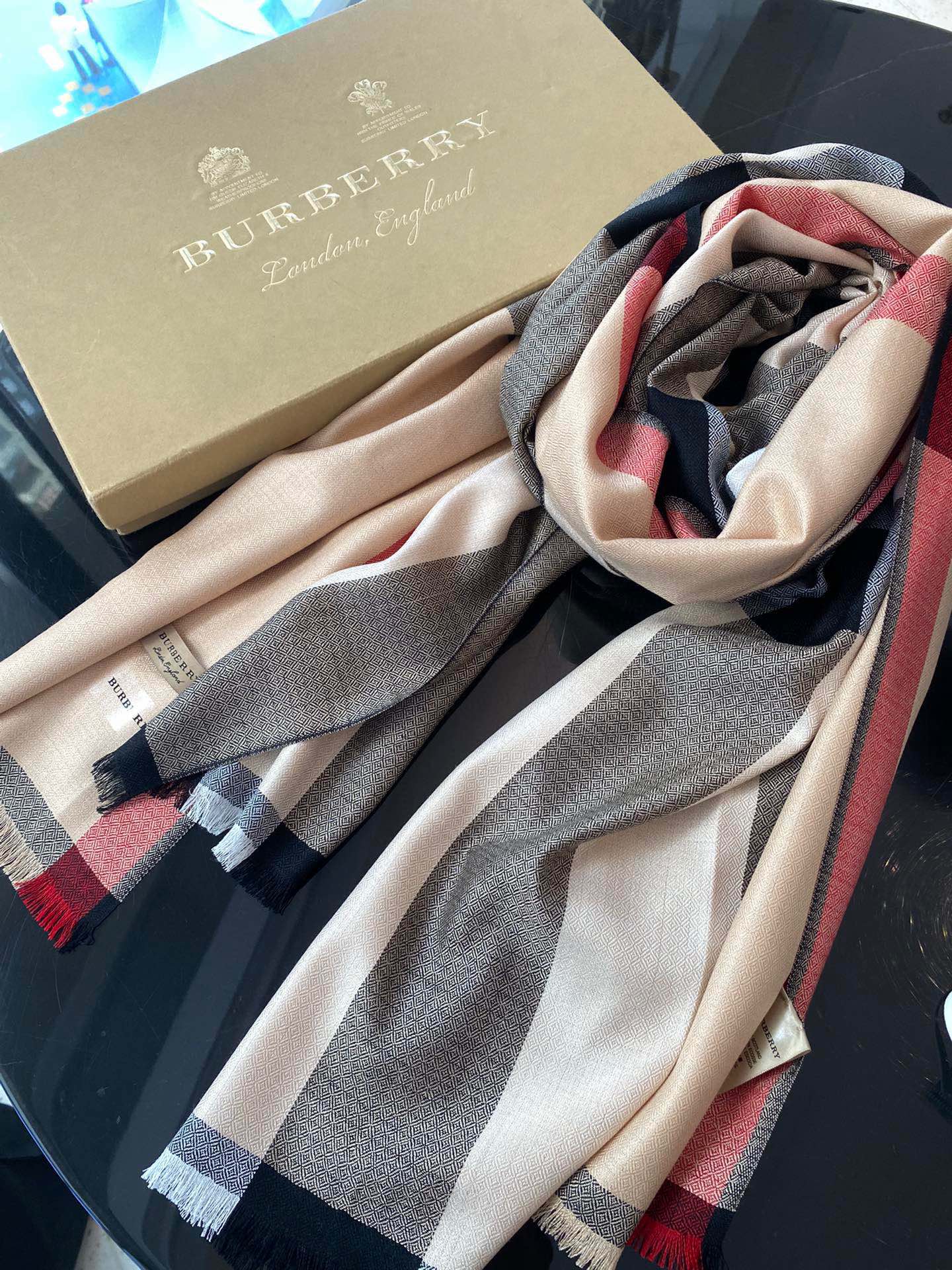 1447-175￥| 23.88$Burberry gallery