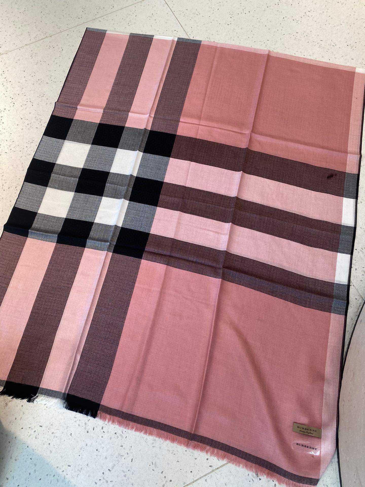 1447-175￥| 23.88$Burberry gallery