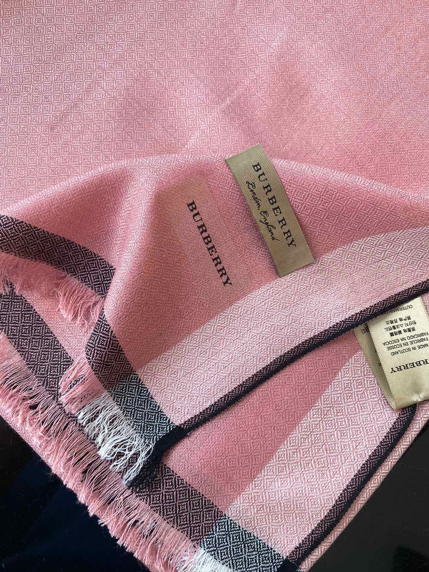 1447-175￥| 23.88$Burberry gallery