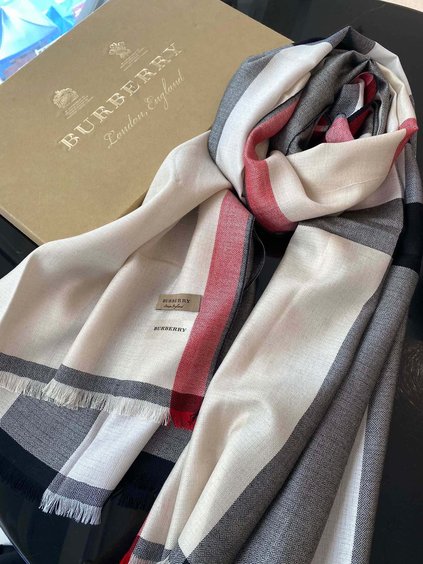 1447-175￥| 23.88$Burberry gallery