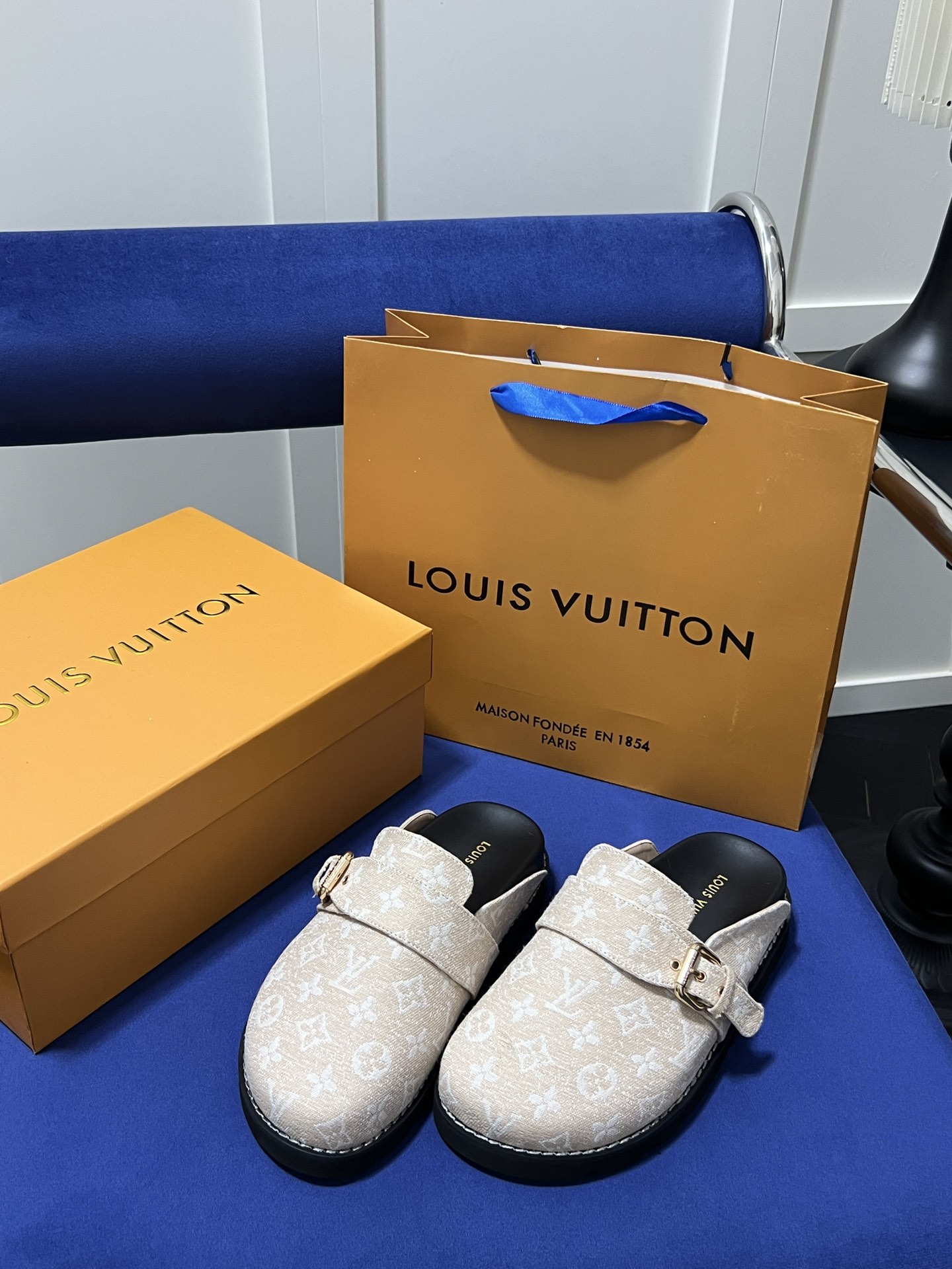 1478-338￥| 46$LV gallery