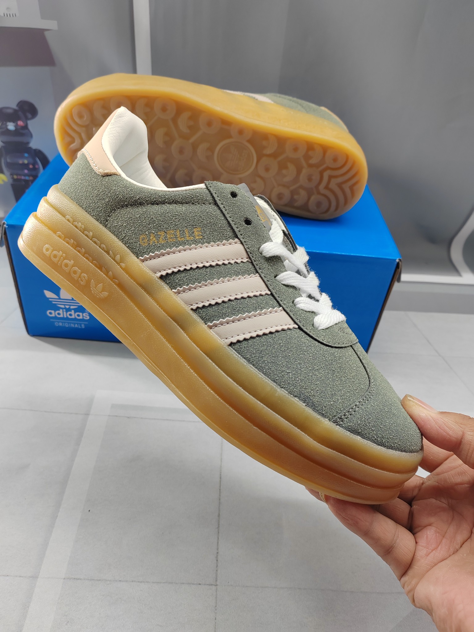 1484-241￥| 33$Adidas gallery