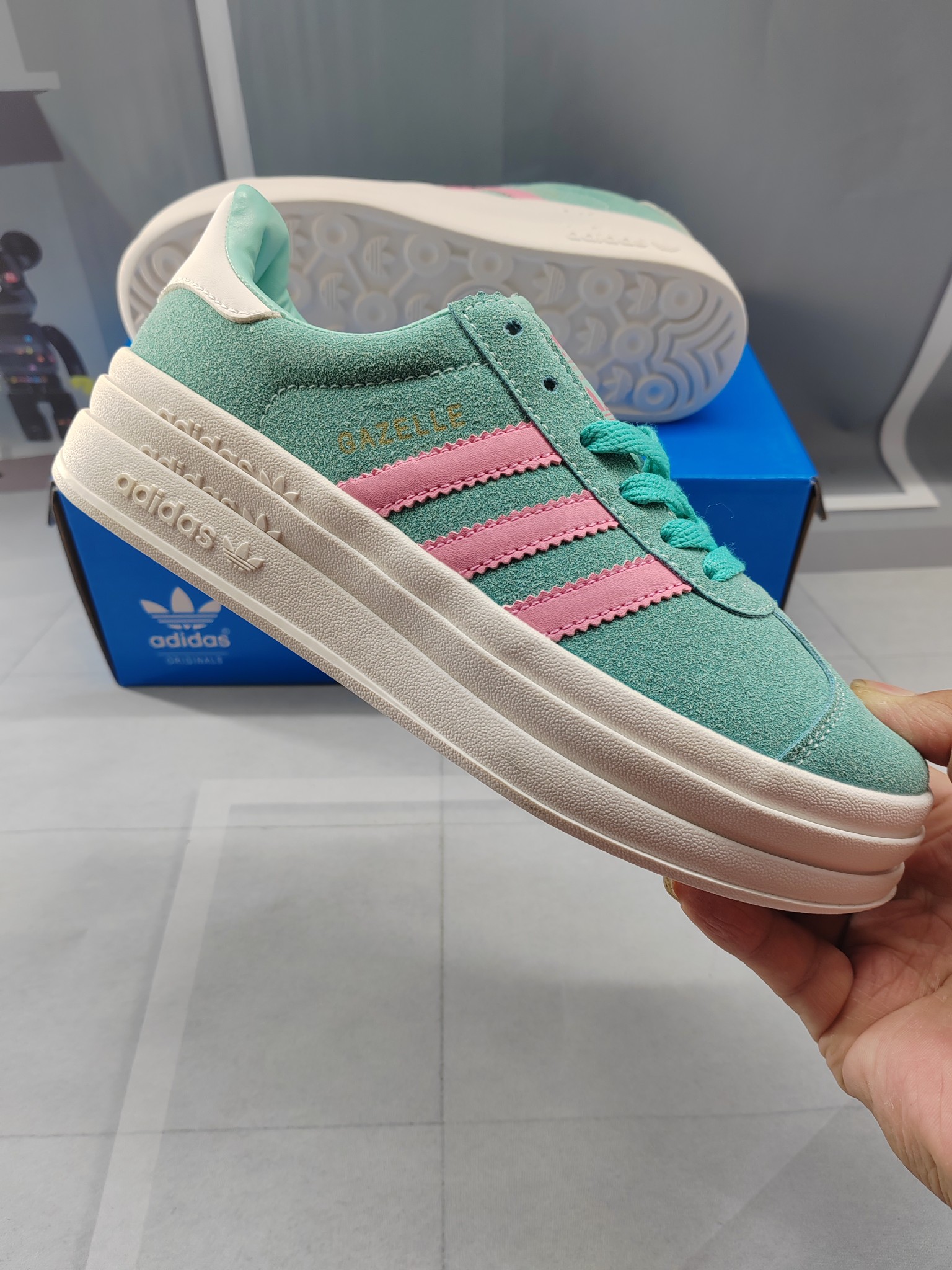 1484-241￥| 33$Adidas gallery