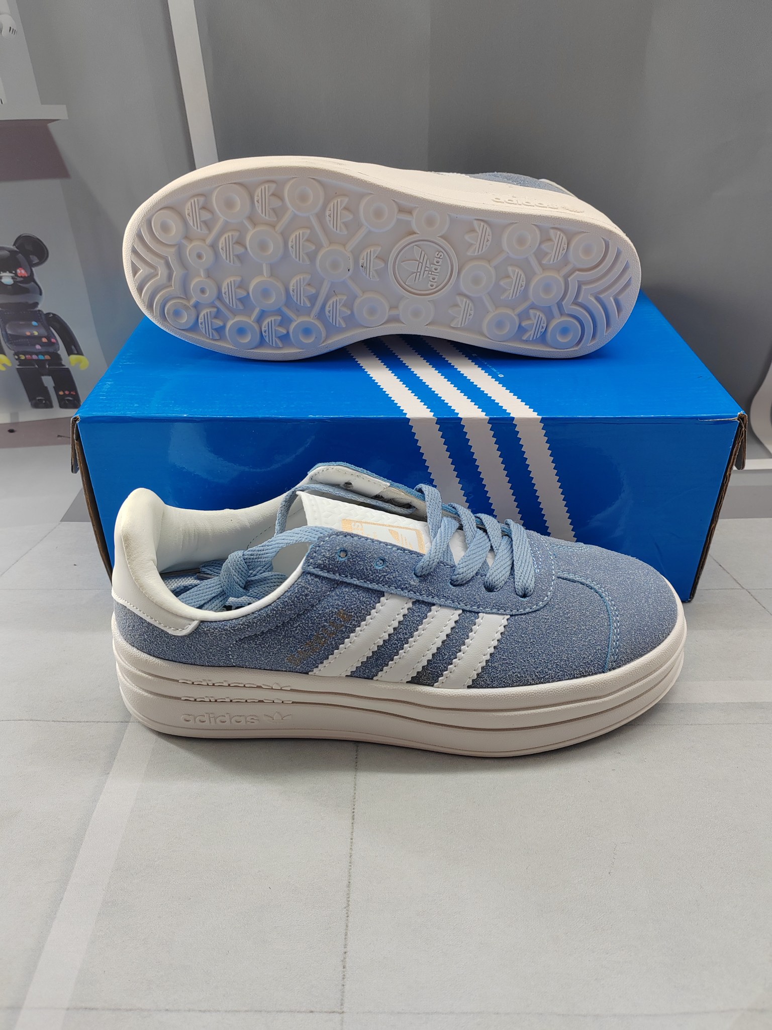 1484-241￥| 33$Adidas gallery