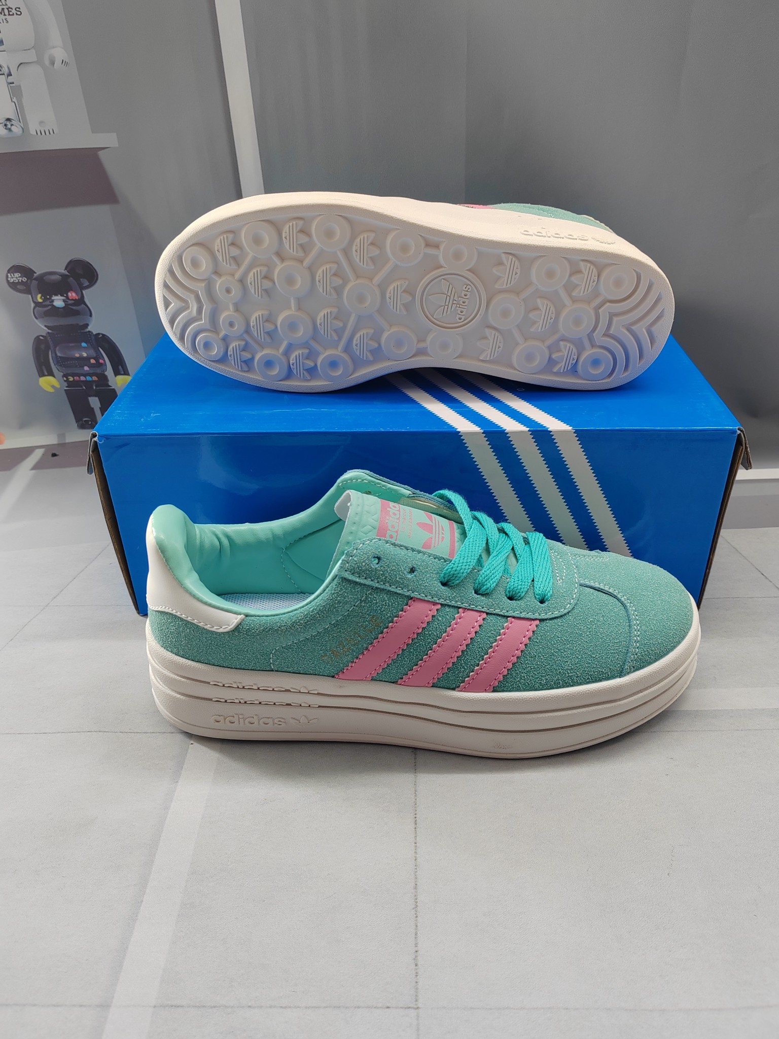 1484-241￥| 33$Adidas gallery