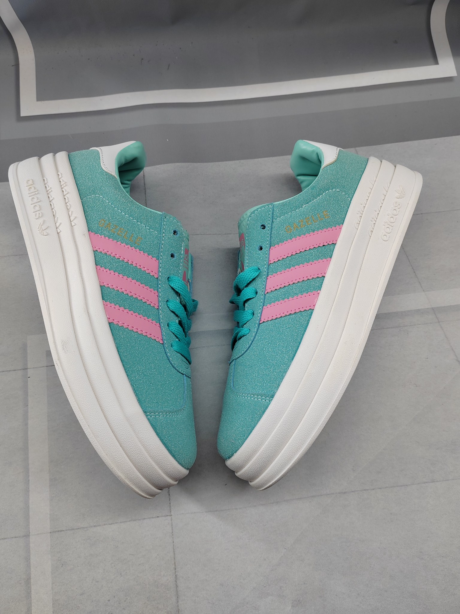 1484-241￥| 33$Adidas gallery