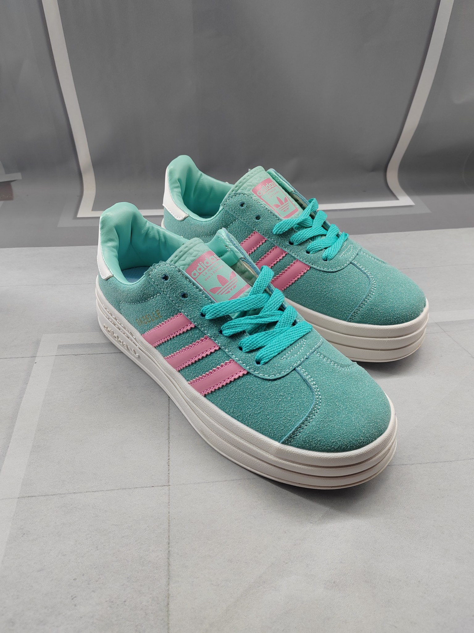 1484-241￥| 33$Adidas gallery