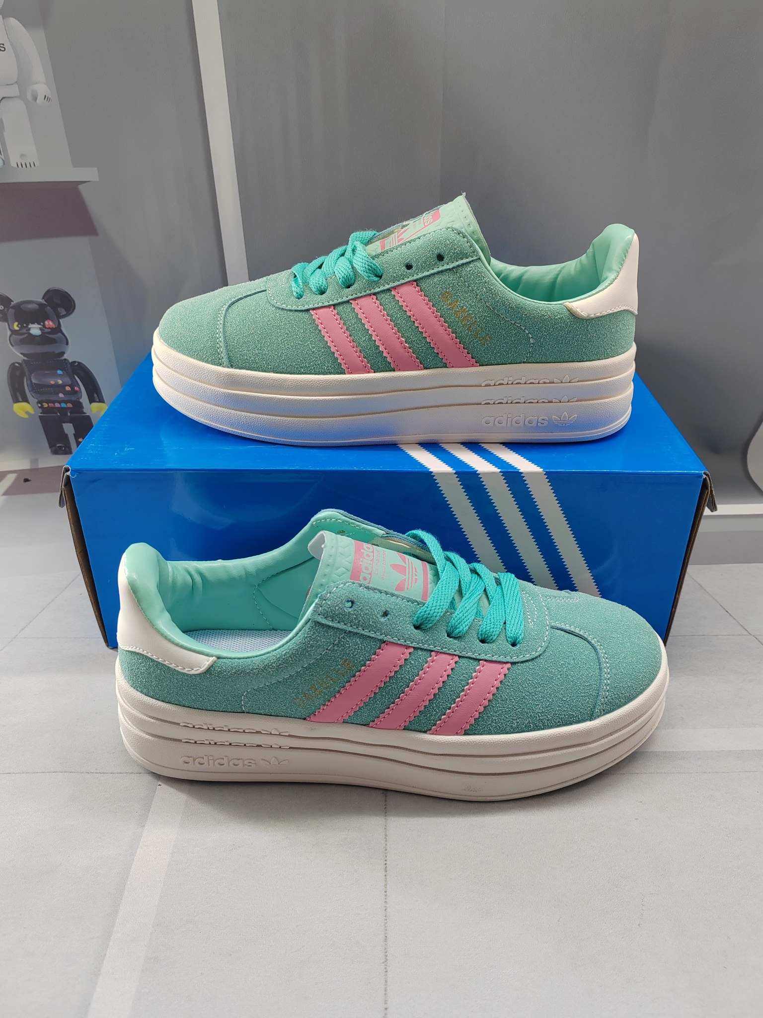 1484-241￥| 33$Adidas gallery