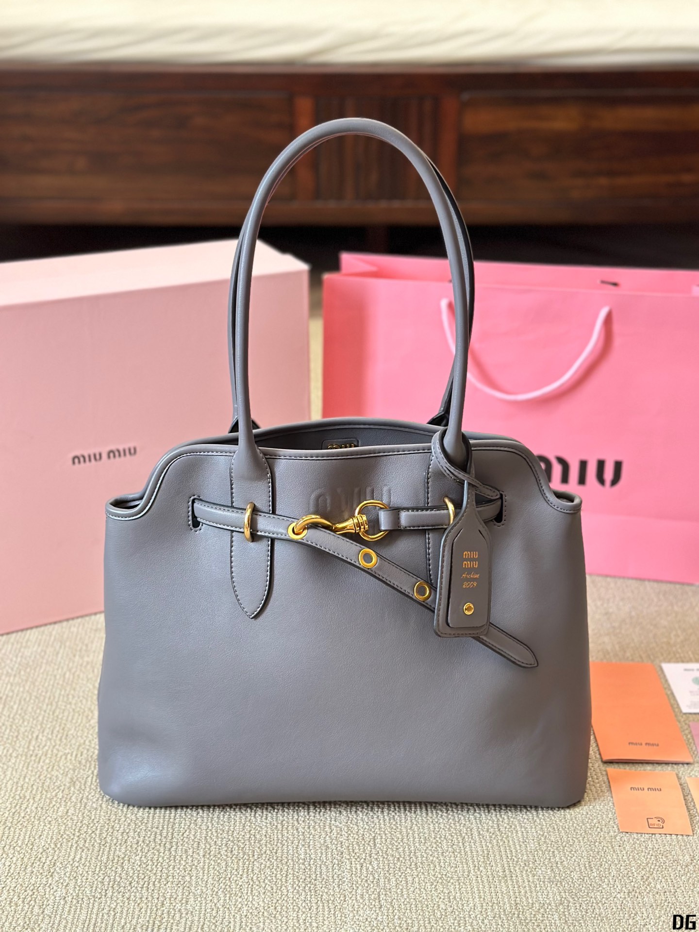 1501-584￥| 80$miumiu gallery