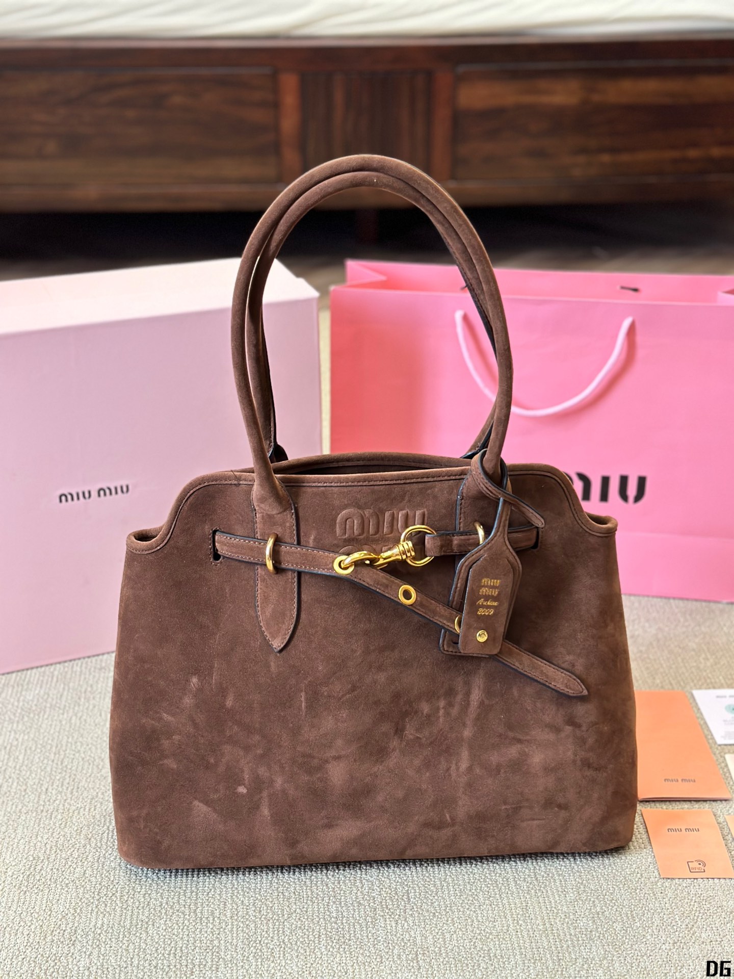 1501-584￥| 80$miumiu gallery