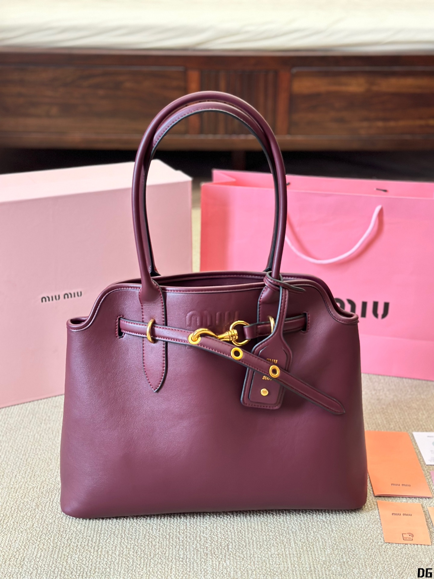 1501-584￥| 80$miumiu gallery