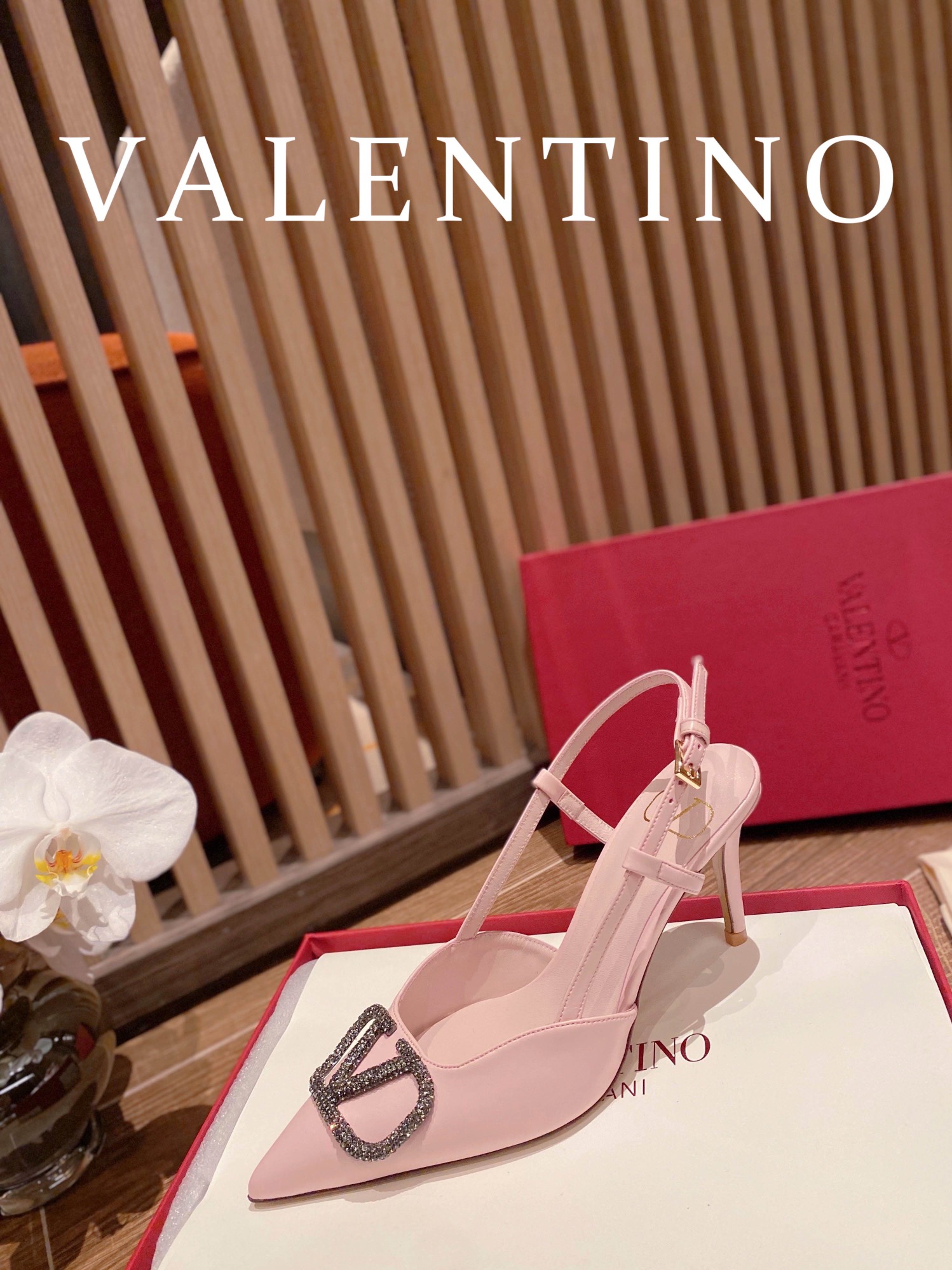 23157-Valentino -825 gallery