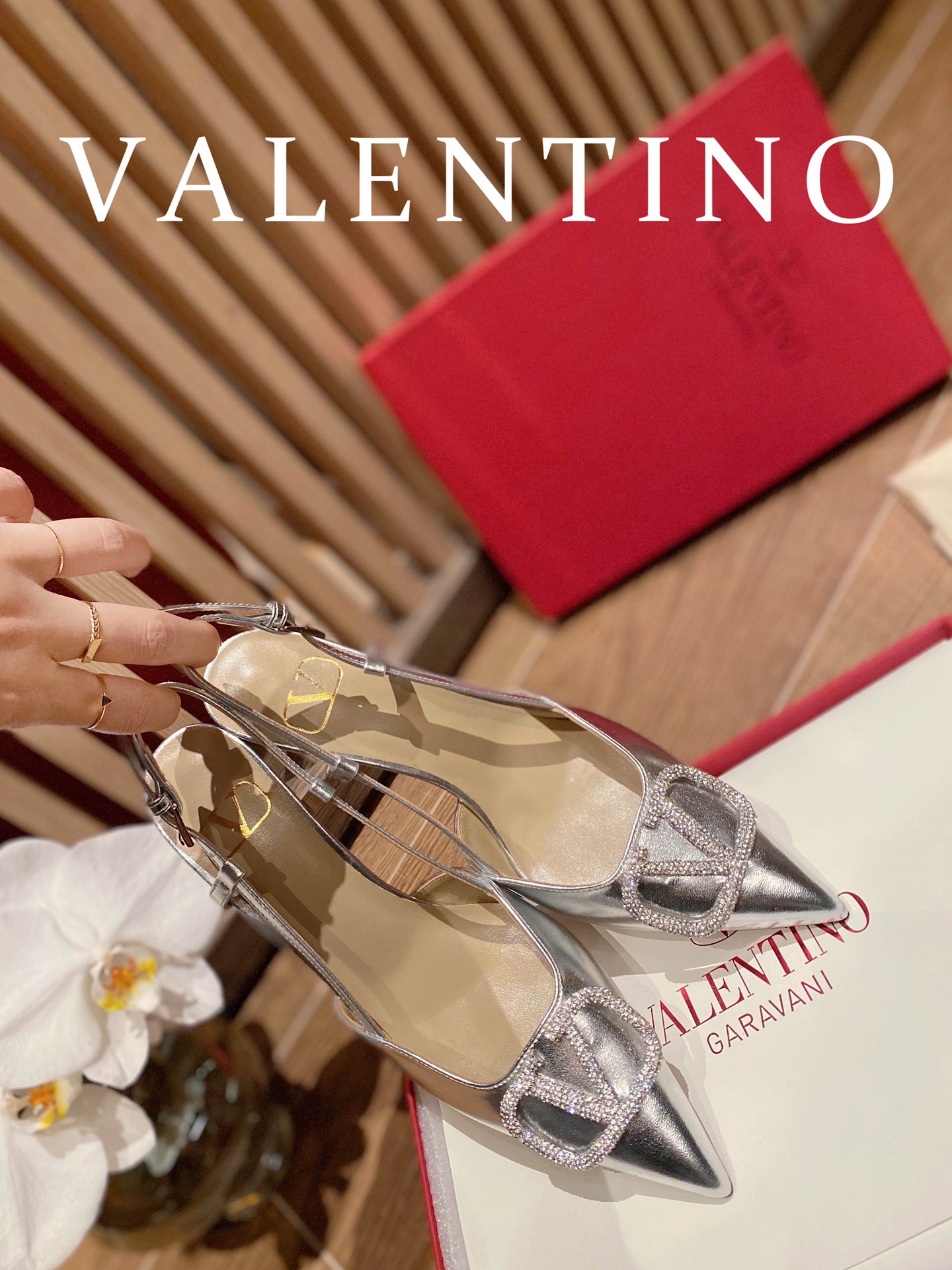 23157-Valentino -825 gallery