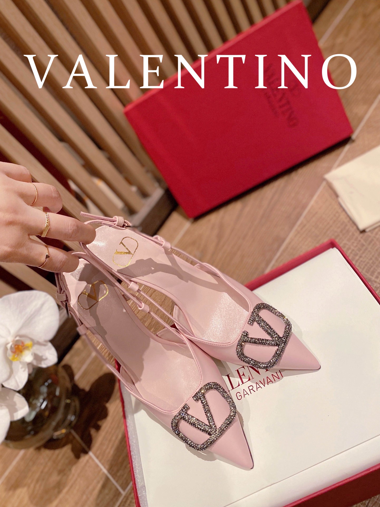 23157-Valentino -825 gallery