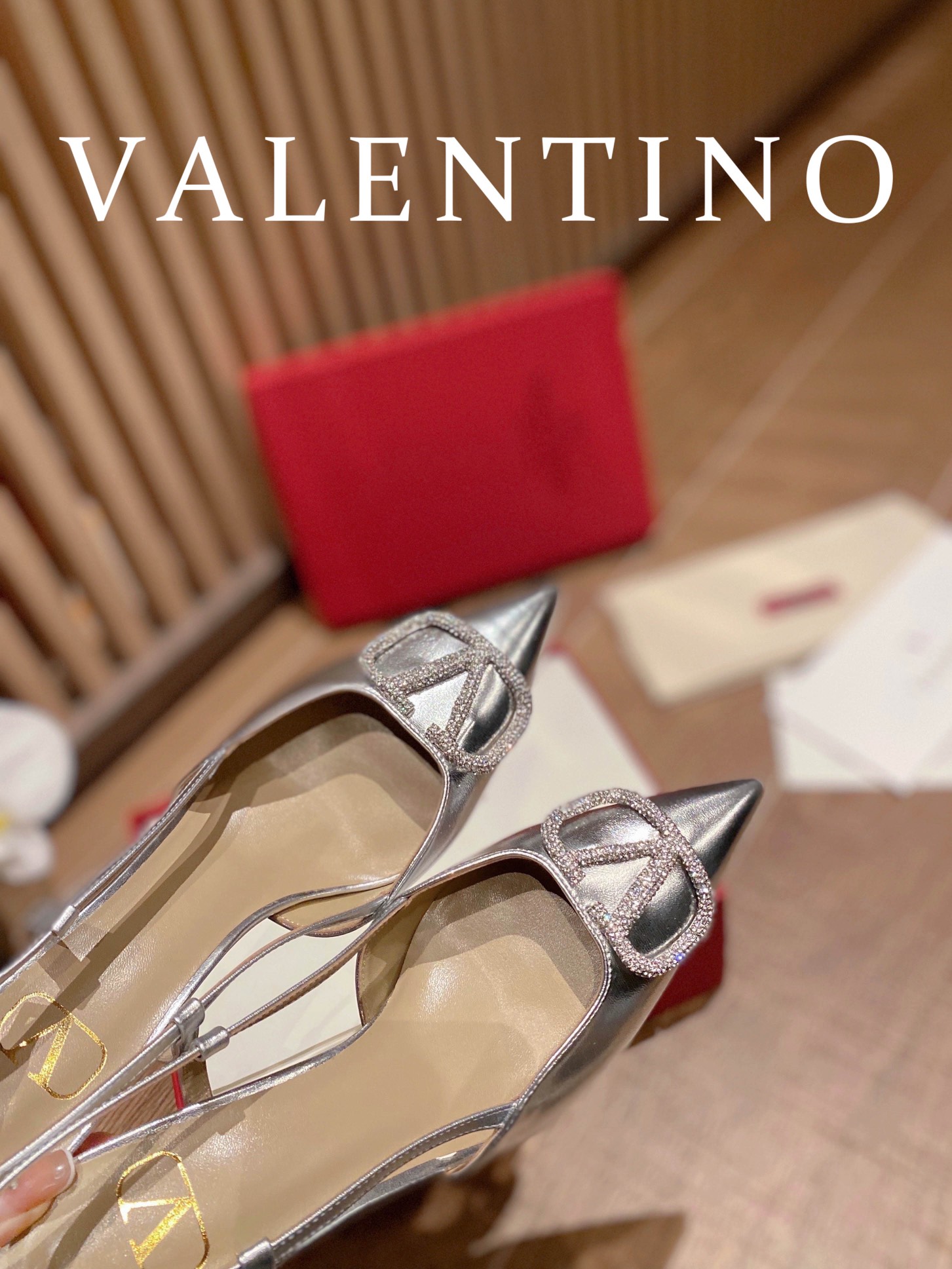 23157-Valentino -825 gallery