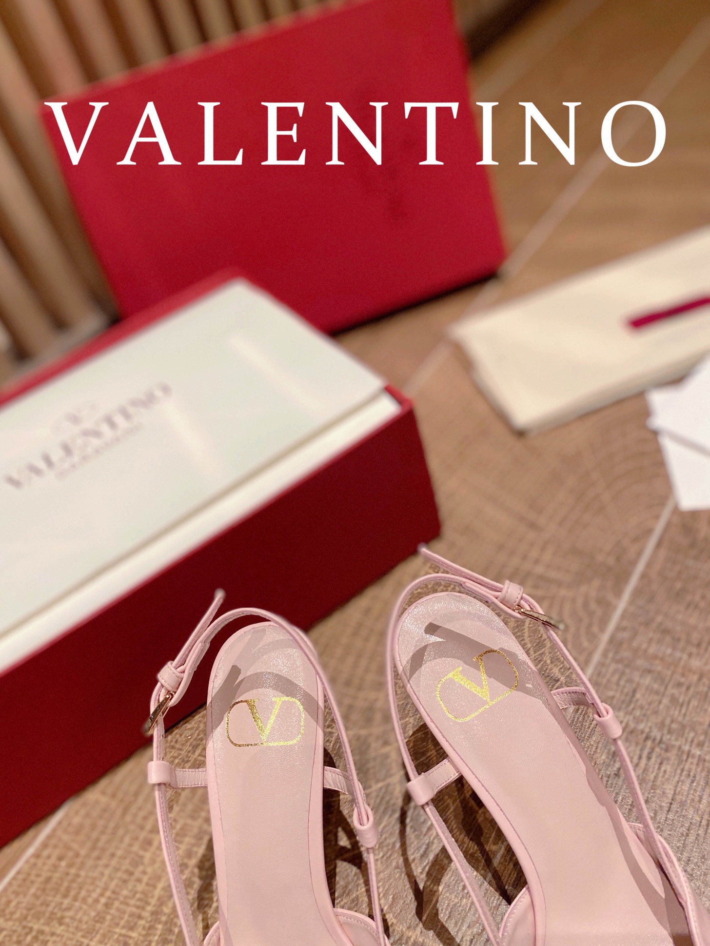 23157-Valentino -825 gallery