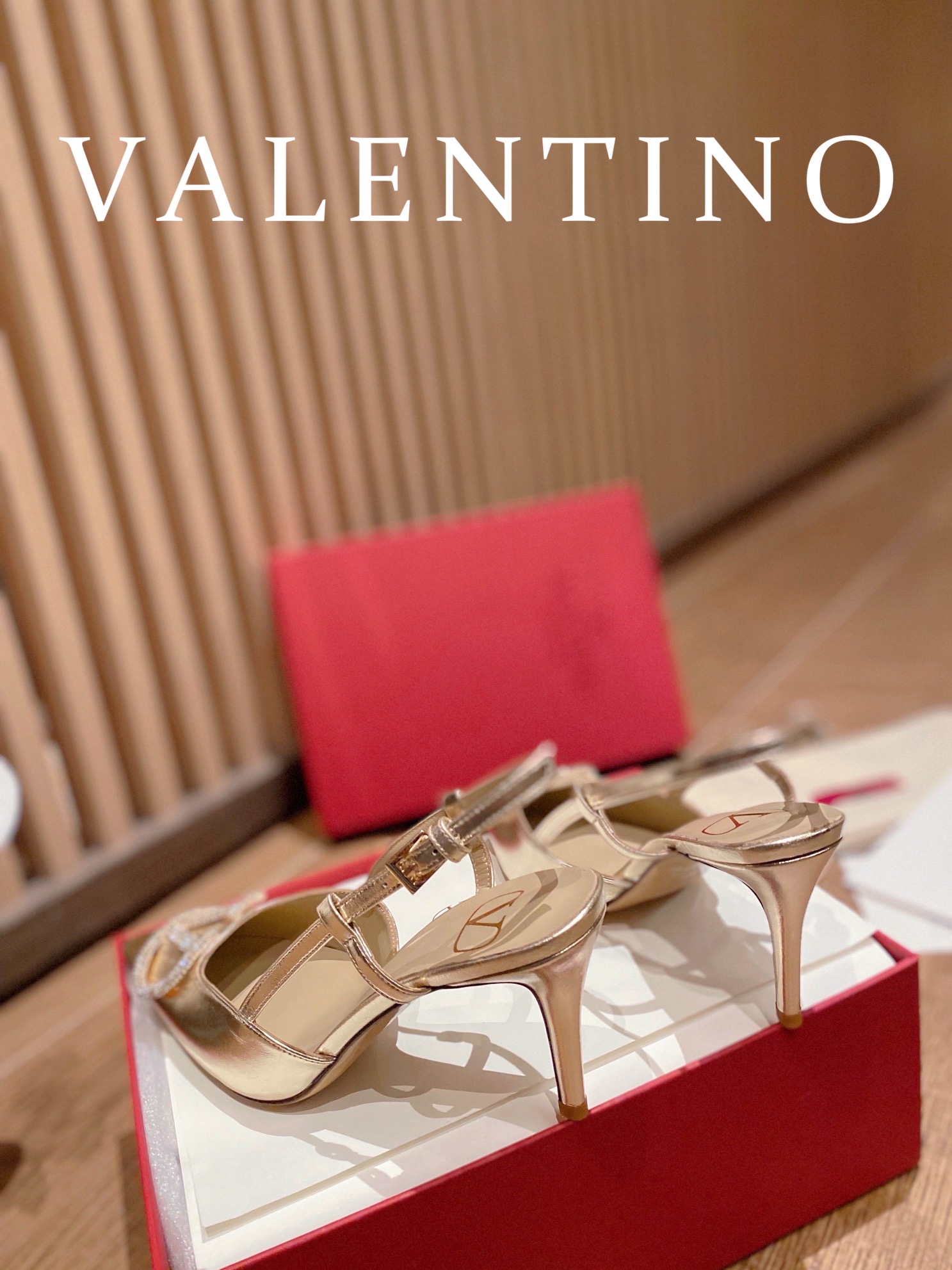 23157-Valentino -825 gallery