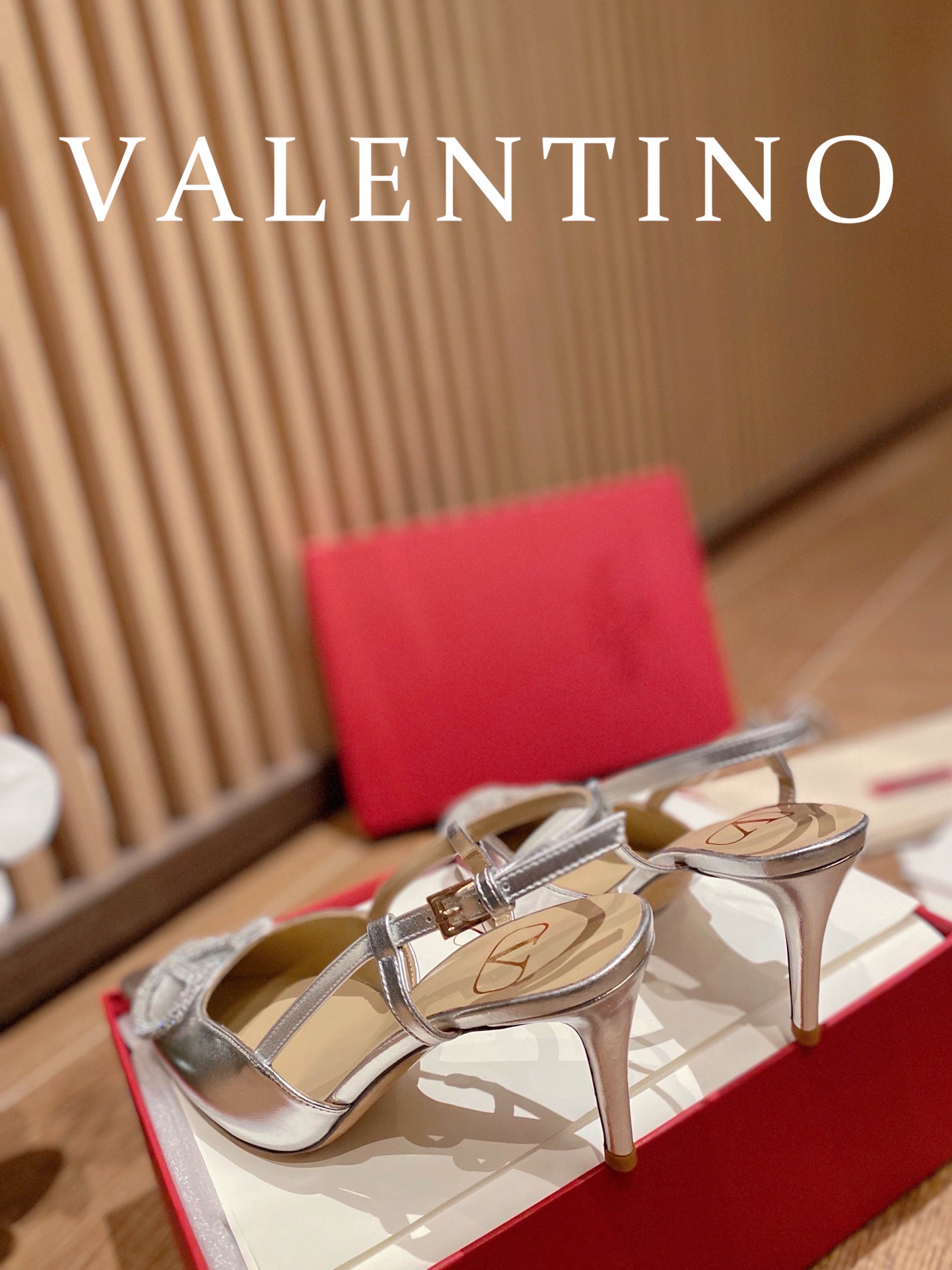 23157-Valentino -825 gallery