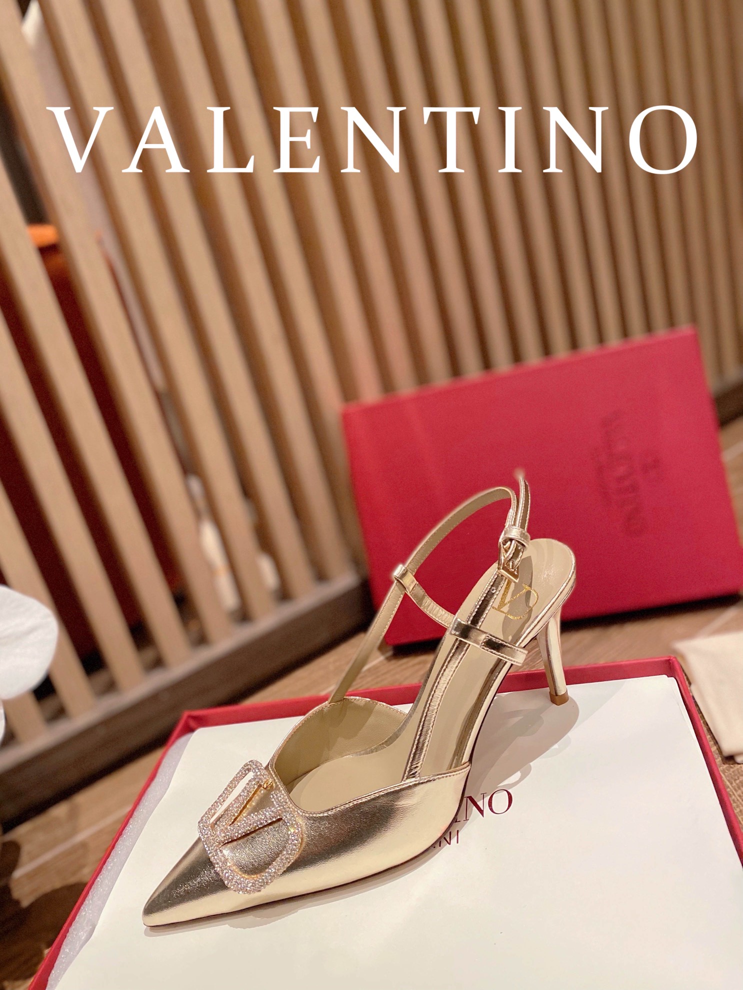 23157-Valentino -825 gallery