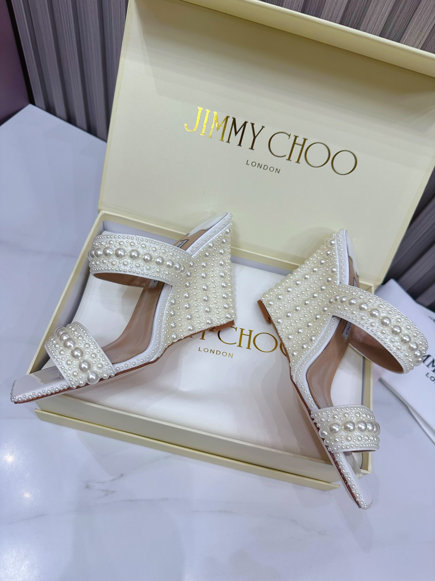 23355--jimmy choo-1285 gallery