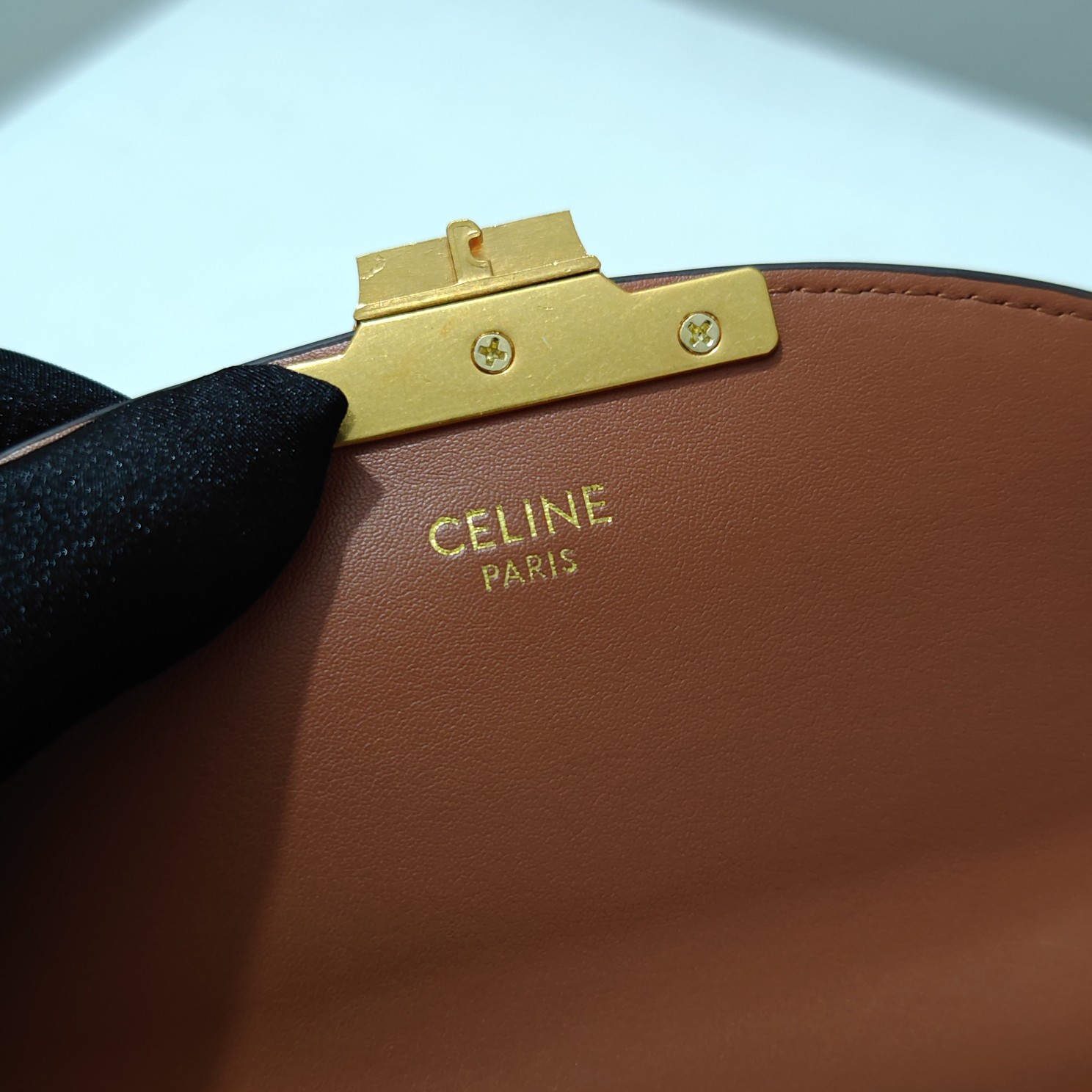 25270-Celine-$96 gallery