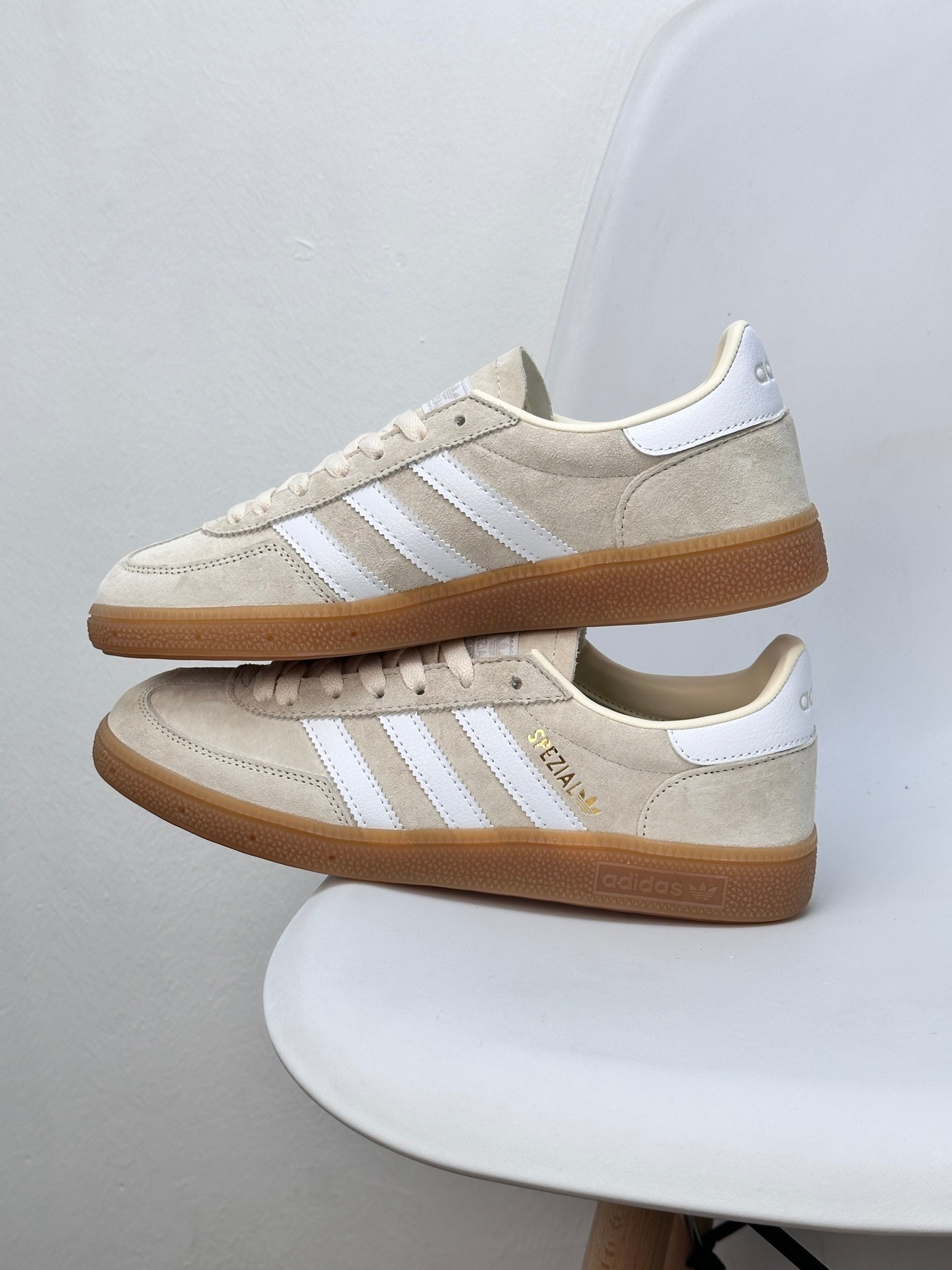 25294-Adidas-488 gallery