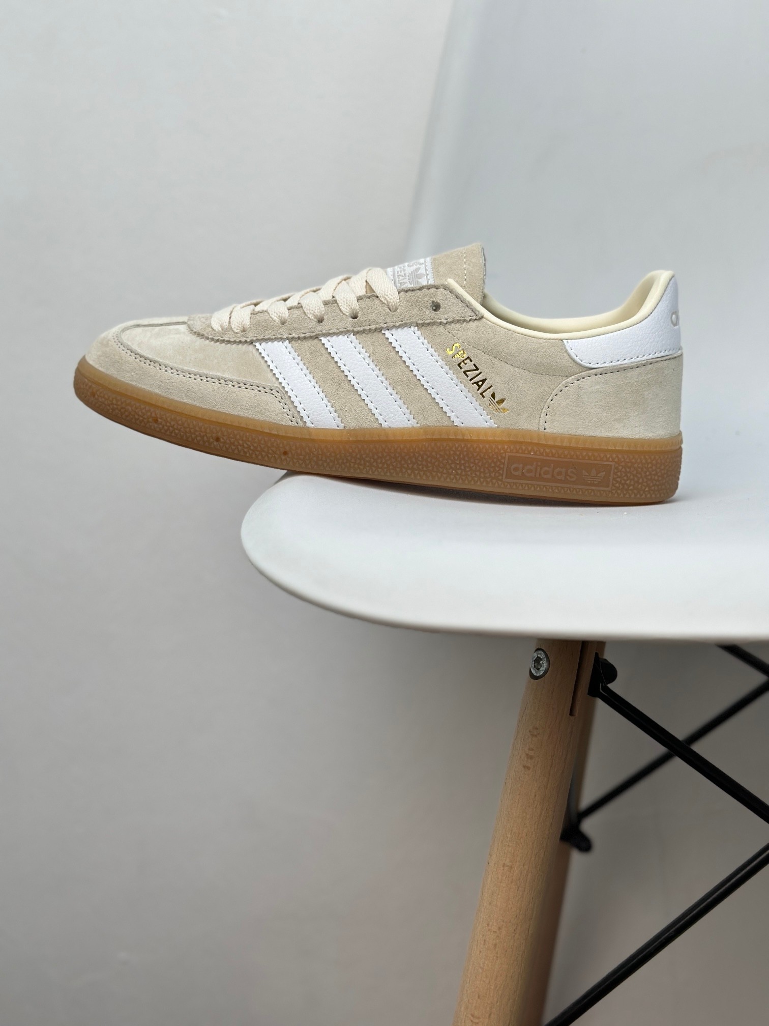 25294-Adidas-488 gallery