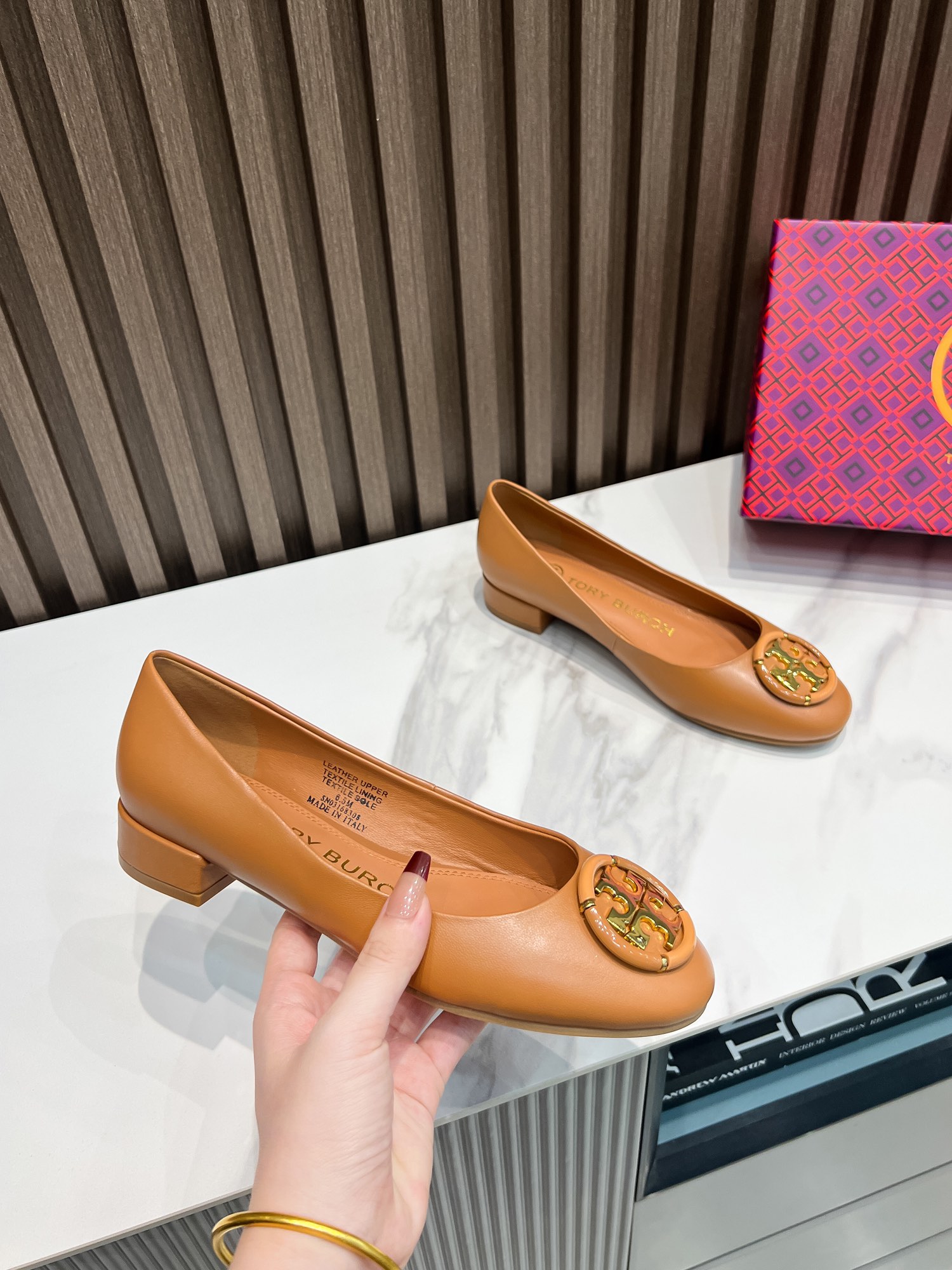 25565-Tory Burch-668 gallery