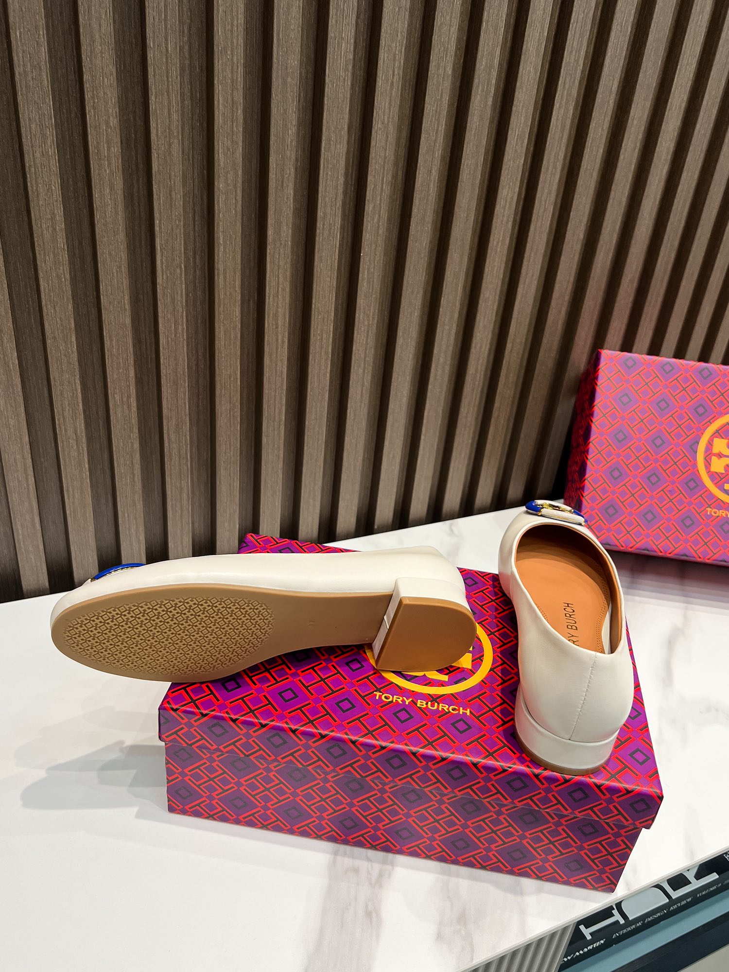 25565-Tory Burch-668 gallery