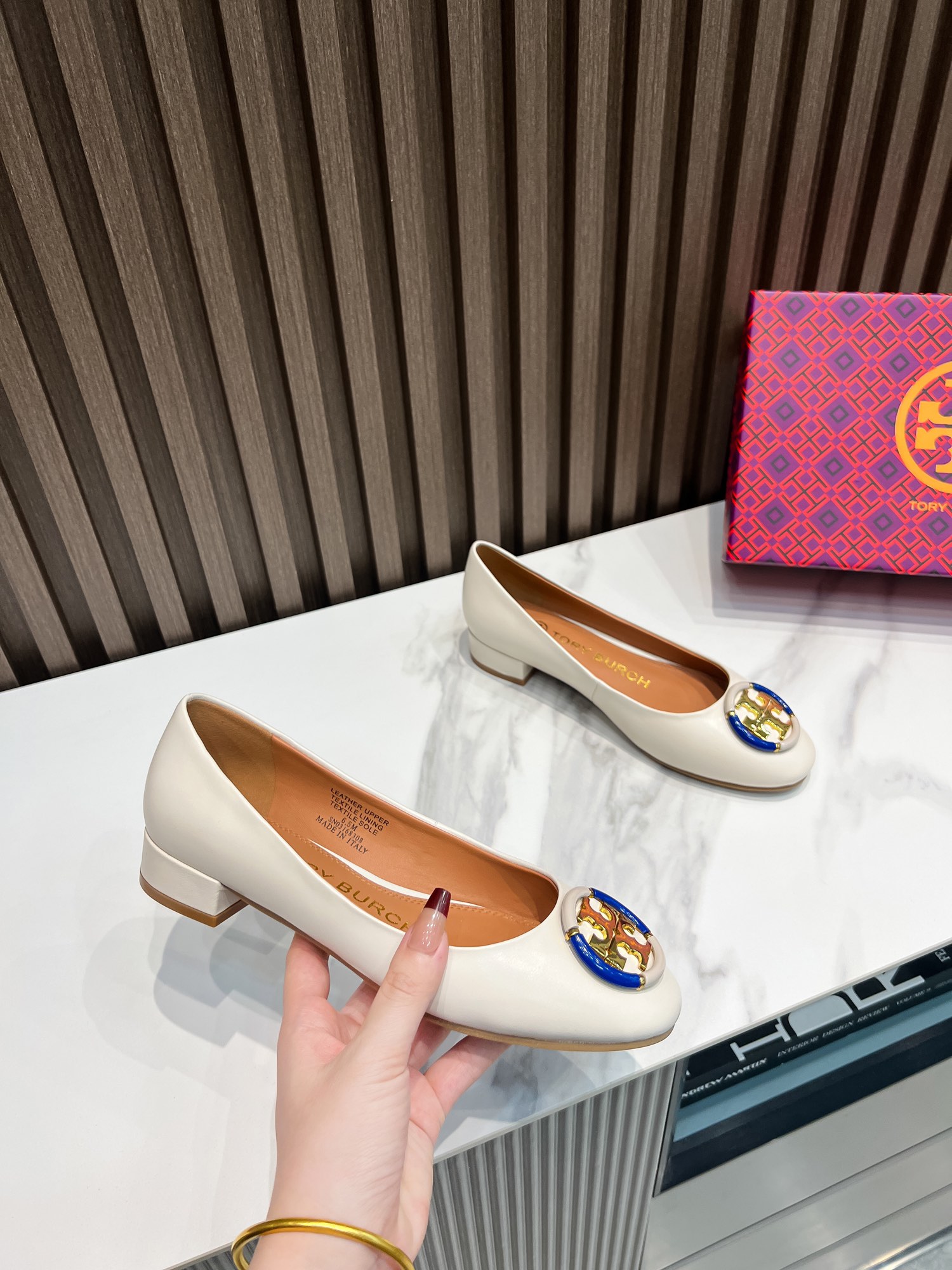 25565-Tory Burch-668 gallery