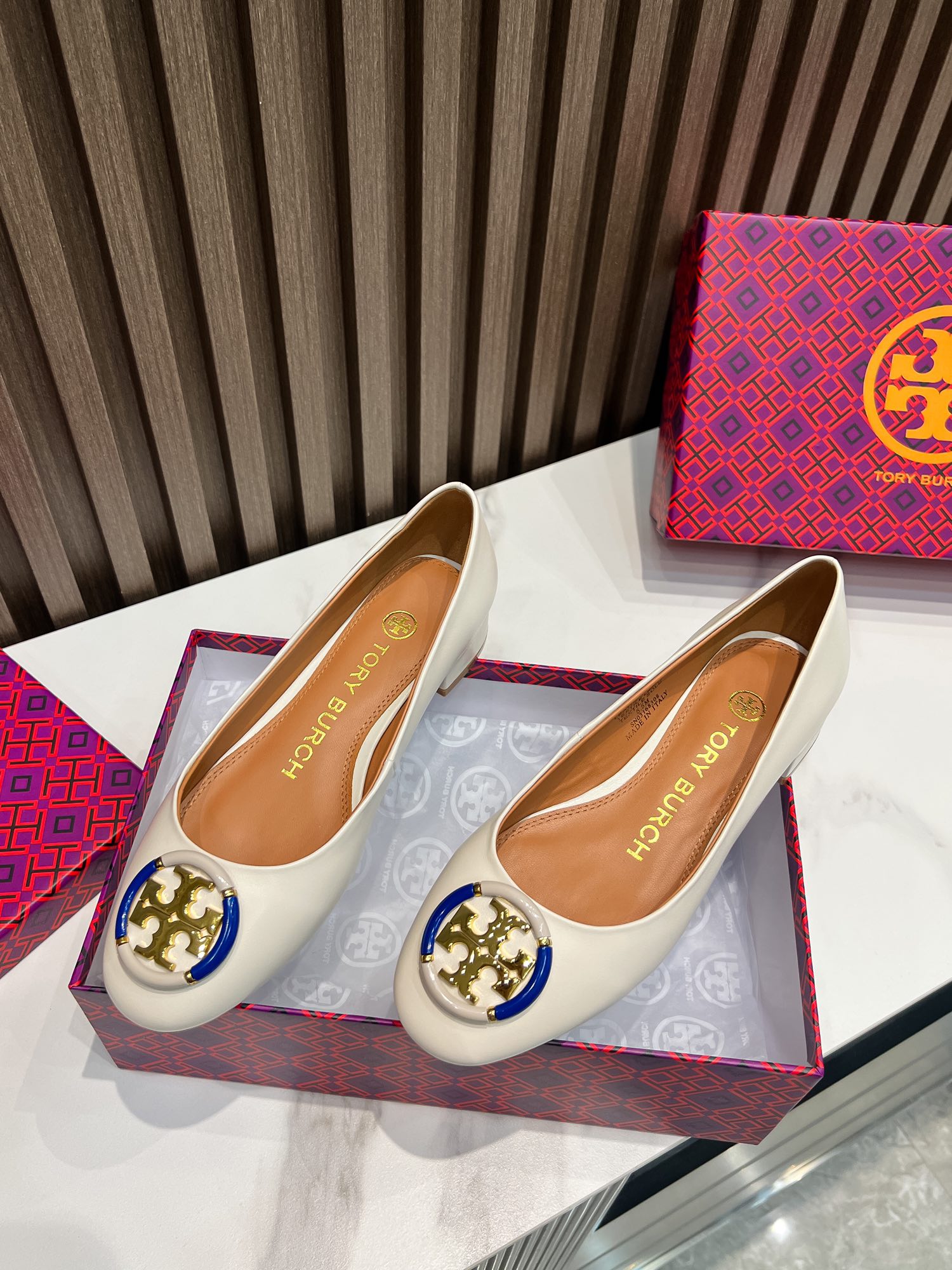 25565-Tory Burch-668 gallery