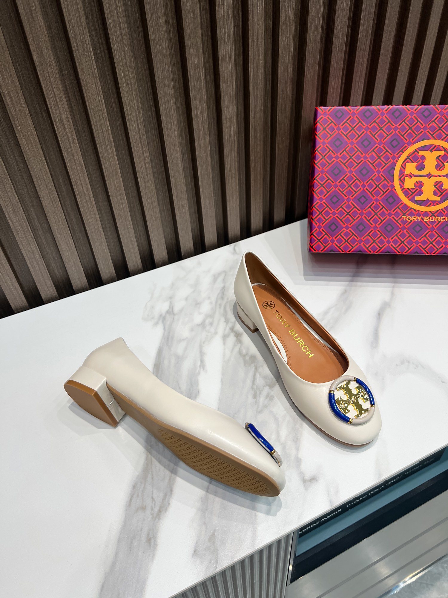 25565-Tory Burch-668 gallery