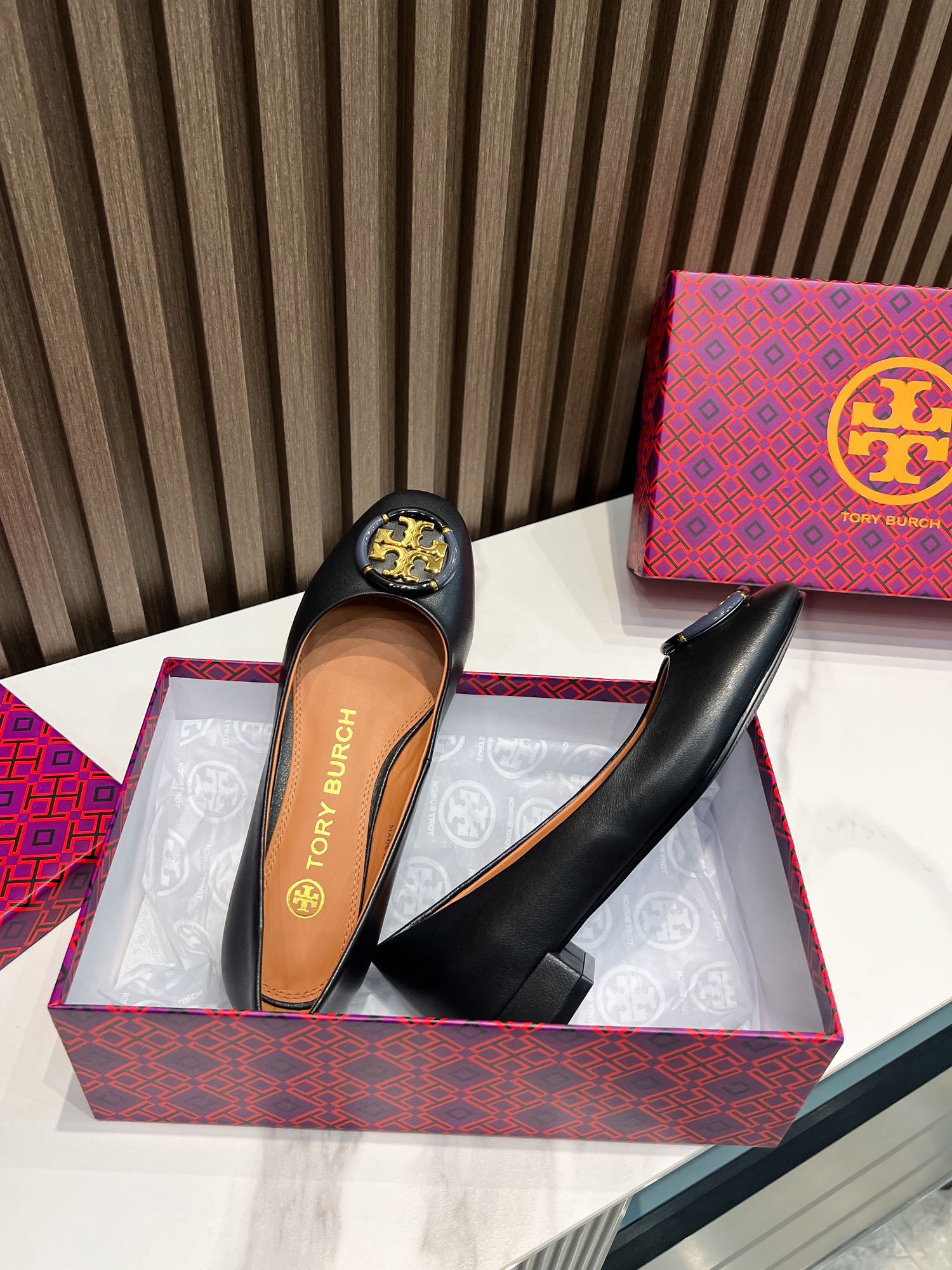 25565-Tory Burch-668 gallery