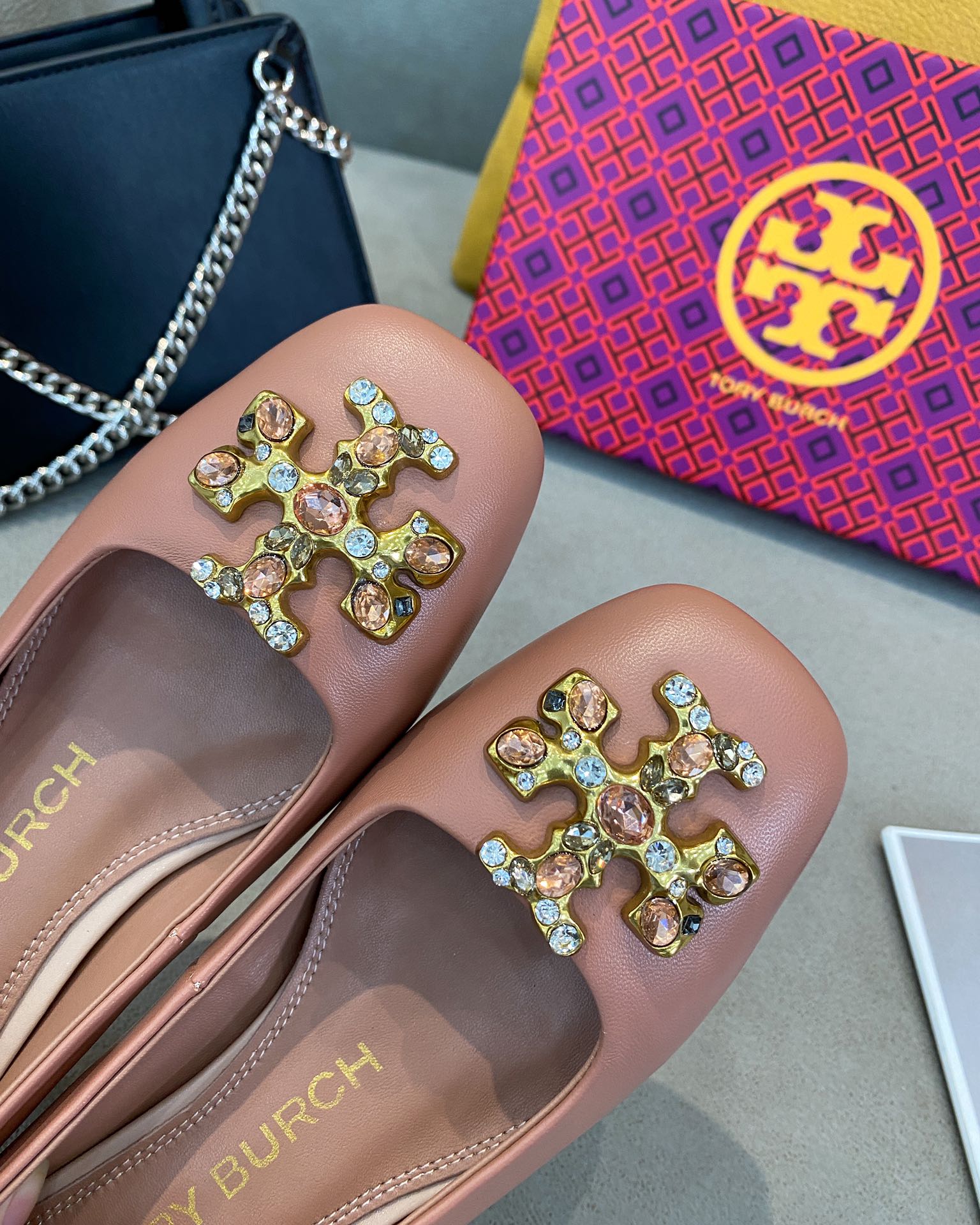 25566-Tory Burch-668 gallery