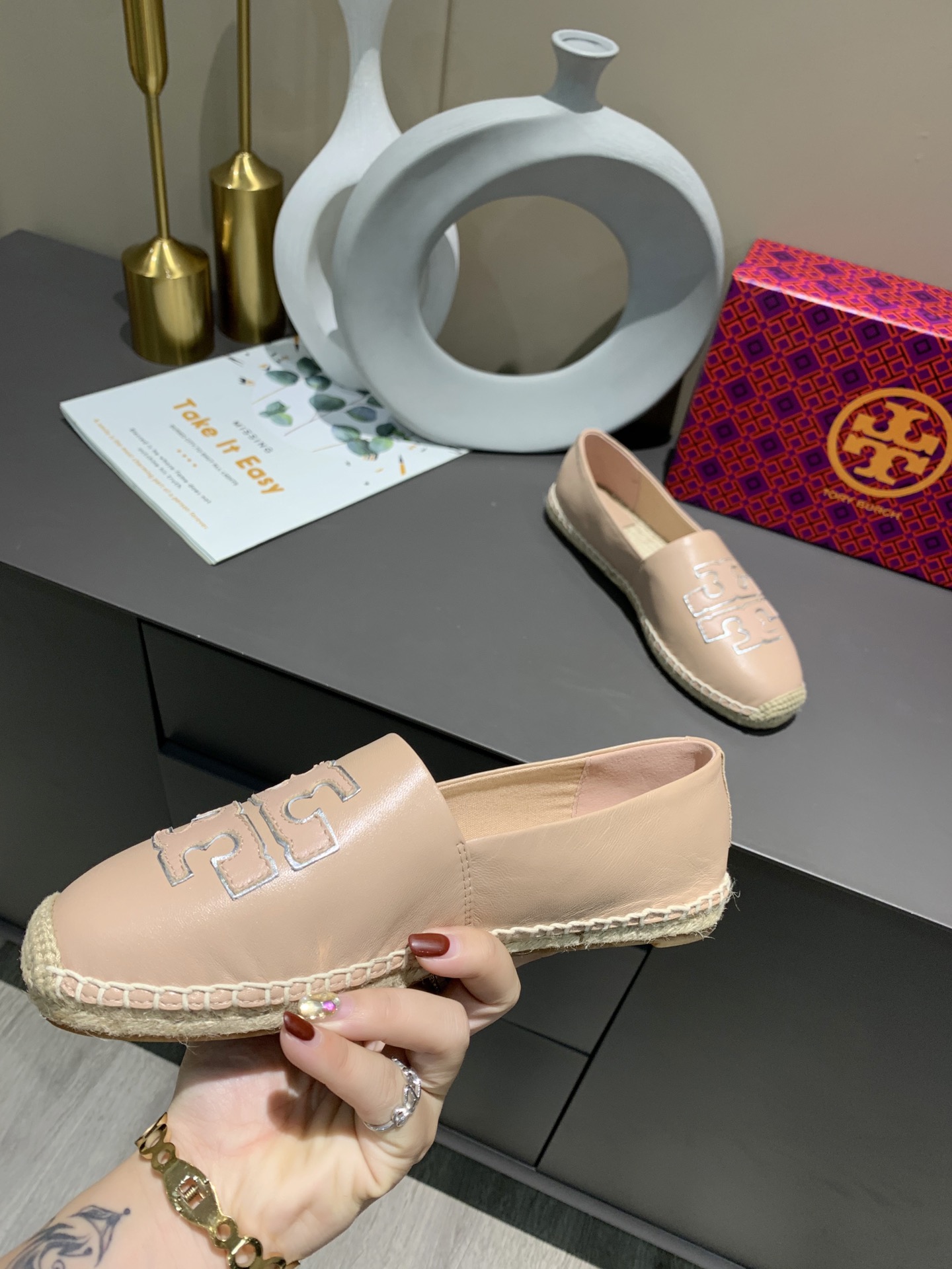 25567-Tory Burch-668 gallery